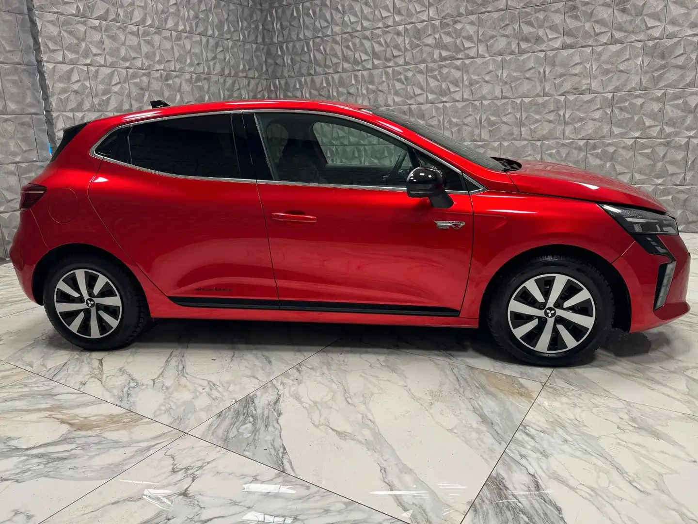 Mitsubishi Colt 1,6 HEV  Type Intense Hybrid Rot - 2