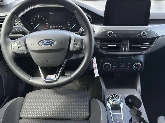 Ford Focus view 15