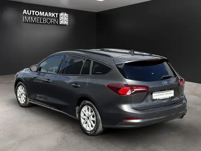 Ford Focus view 6
