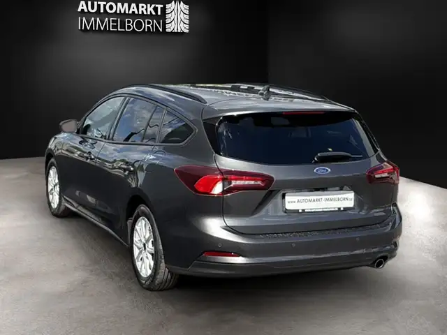 Ford Focus view 5