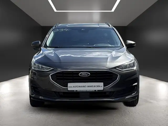 Ford Focus view 9