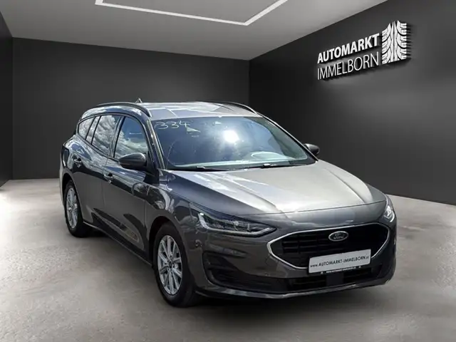 Ford Focus view 2