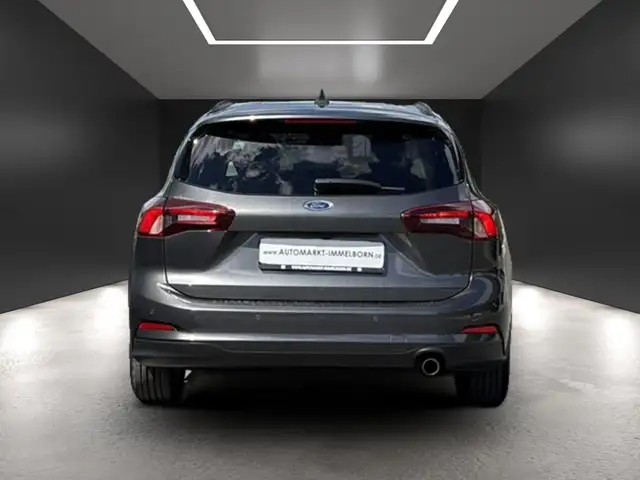 Ford Focus view 10