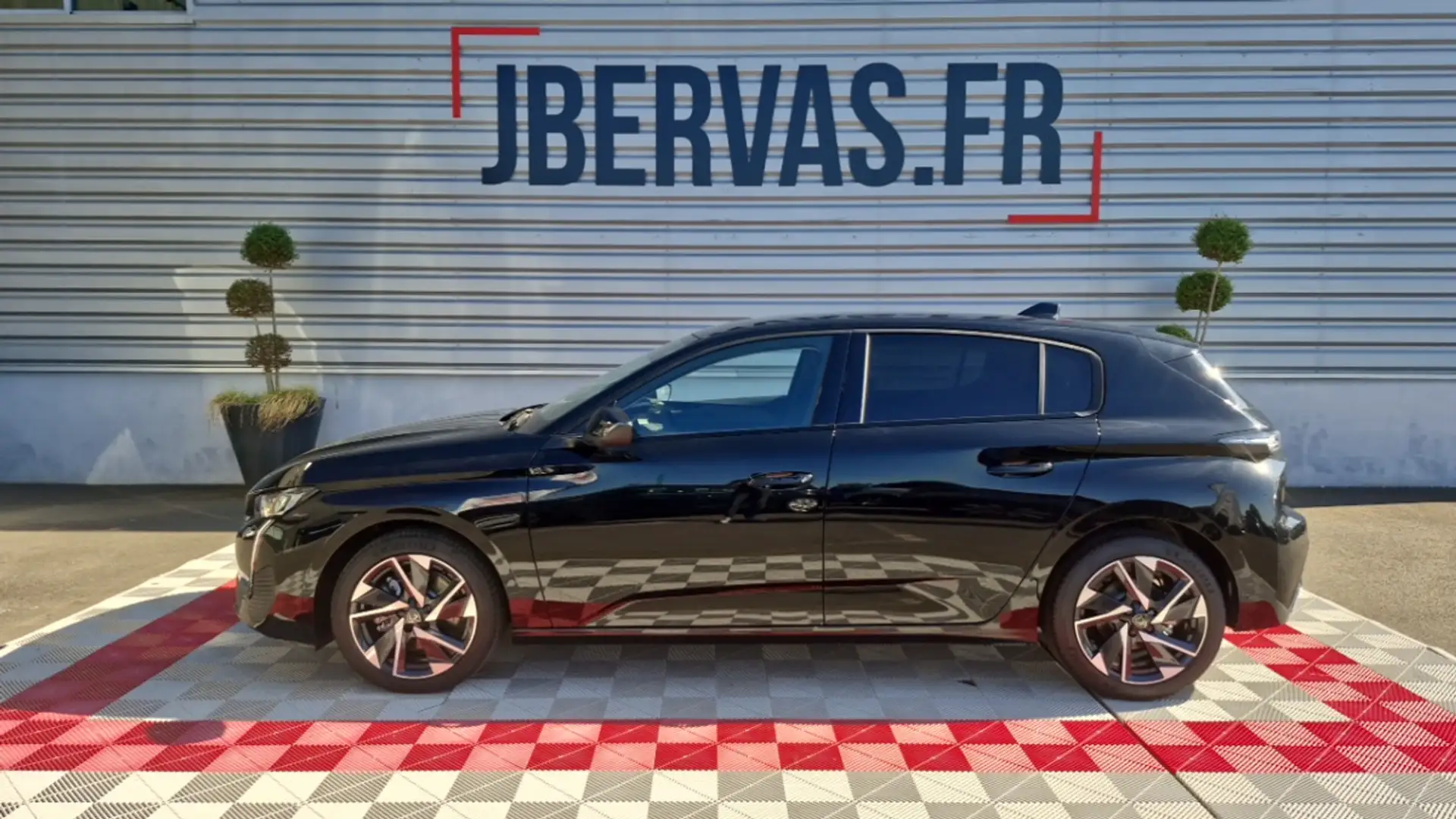 Peugeot 308 BLUEHDI 130CH SS EAT8 ALLURE Noir - 1