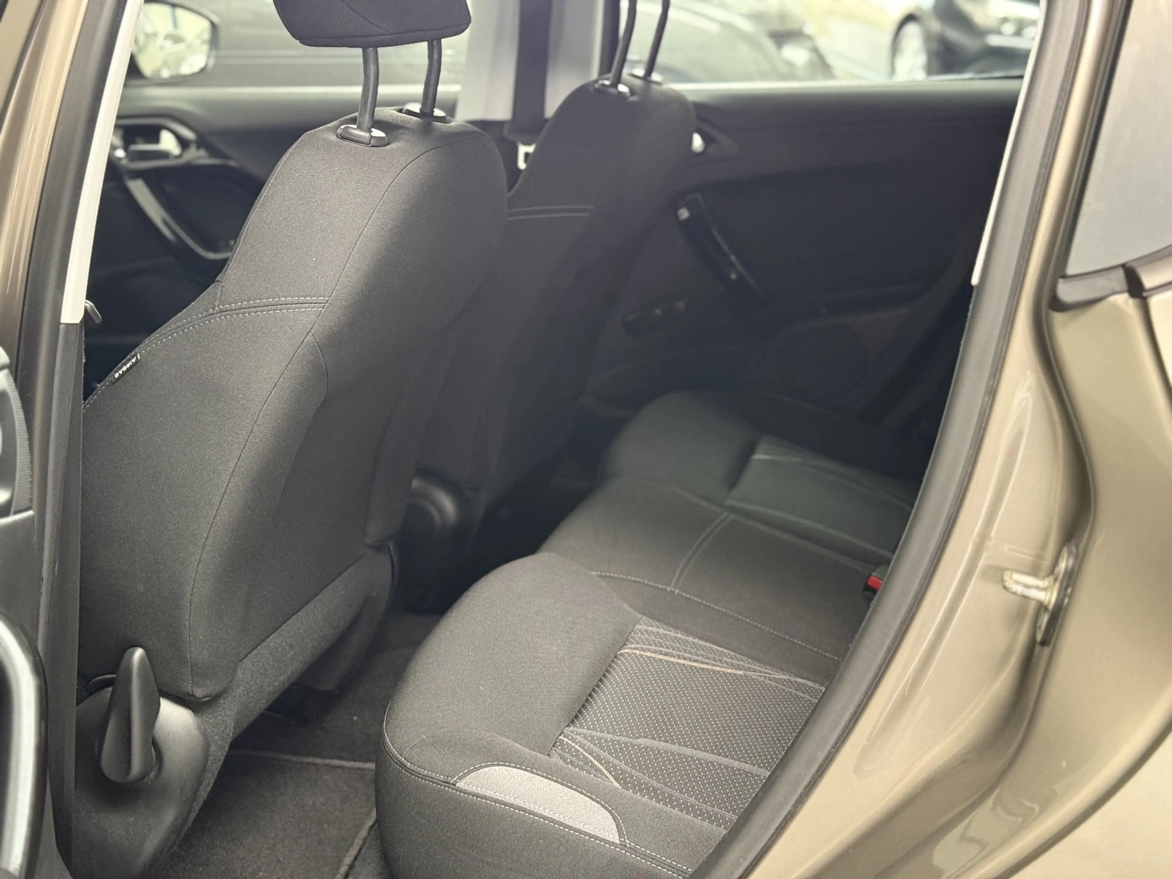 Peugeot 208 1.2 e-VTi Envy NAP Automaat Cruise Clima Navi — photo 12
