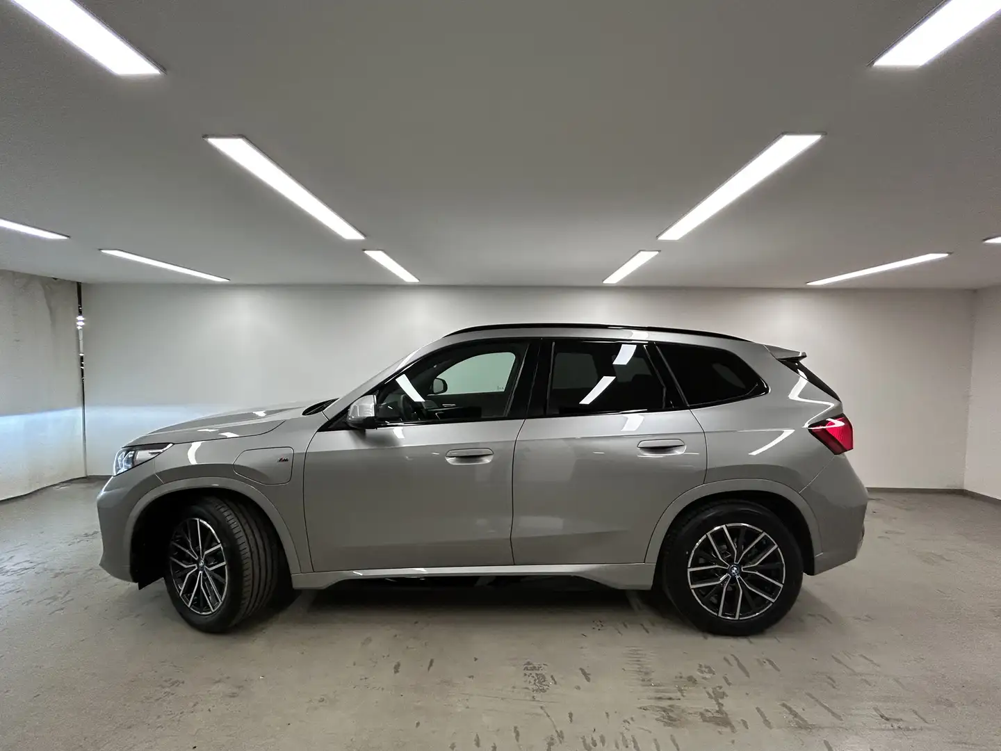 BMW X1 xDrive25e M Sportpaket DA. Plus AHK Head-Up Harman Grau - 2