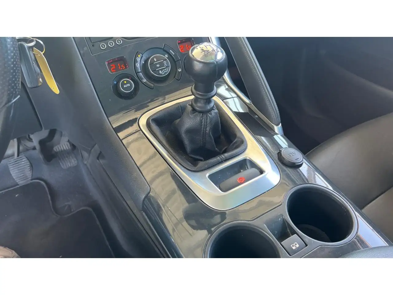 Peugeot 3008 3008 — photo 24