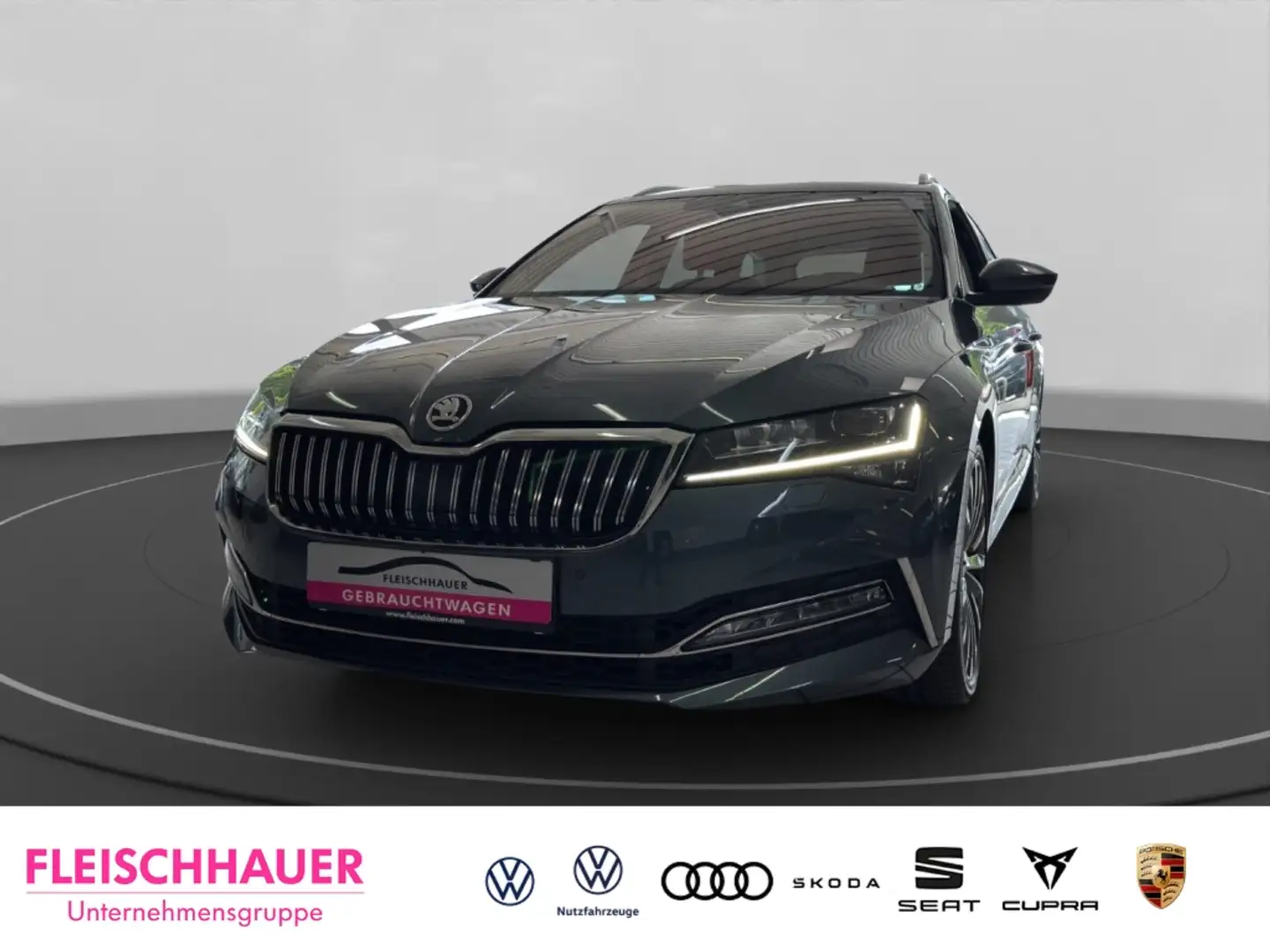 Skoda Superb Combi 4x4 2.0 TSI  L&K LED+PANO+AHK+ACC+RFK+DC+NAV Grau - 1