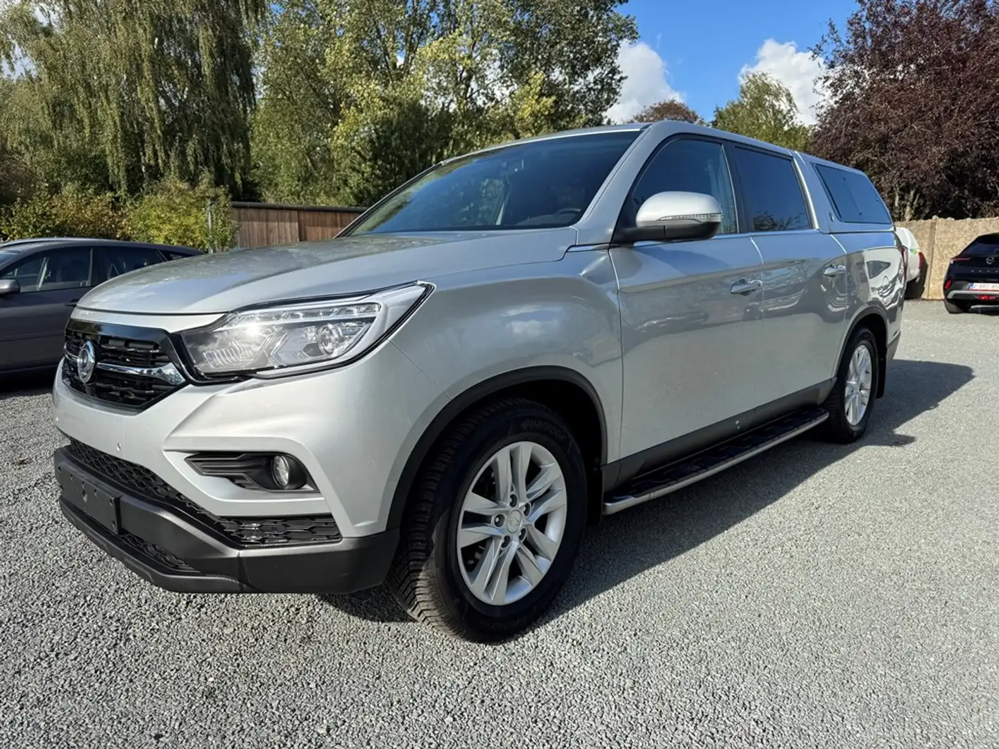 SsangYong Musso e-XDi220 SAPPHIRE 4WD AUT 21400+21%btw Argent - 1