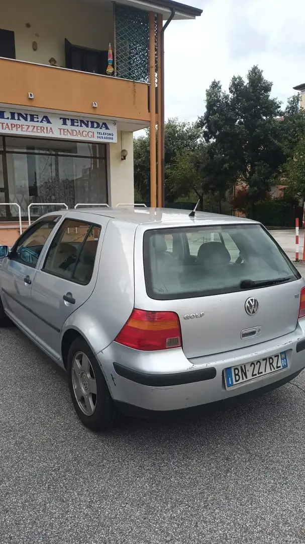Volkswagen Golf 5p 1.6 Comfortline 105cv - 1