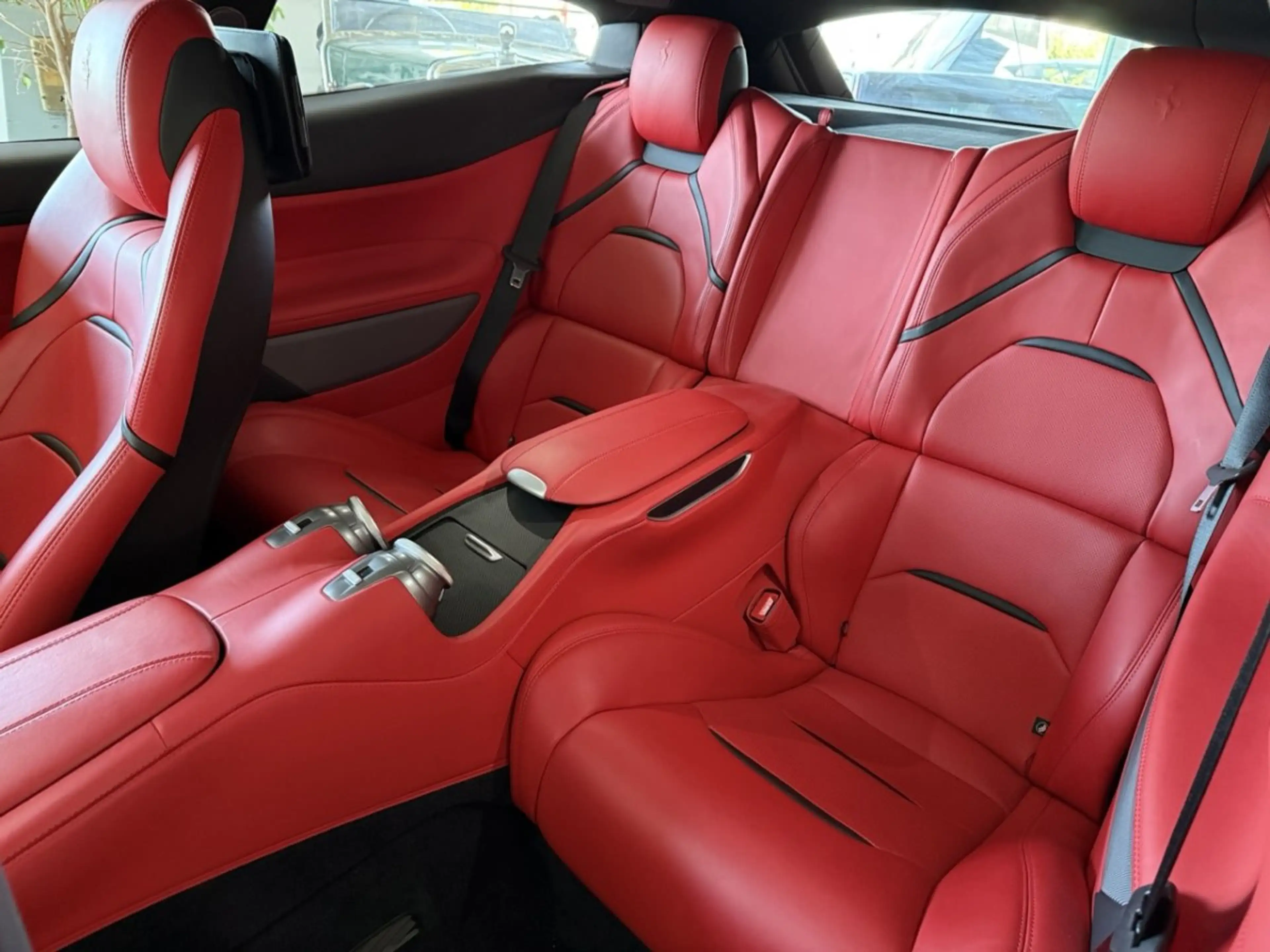 Ferrari GTC4 Lusso GTC4Lusso T — photo 14