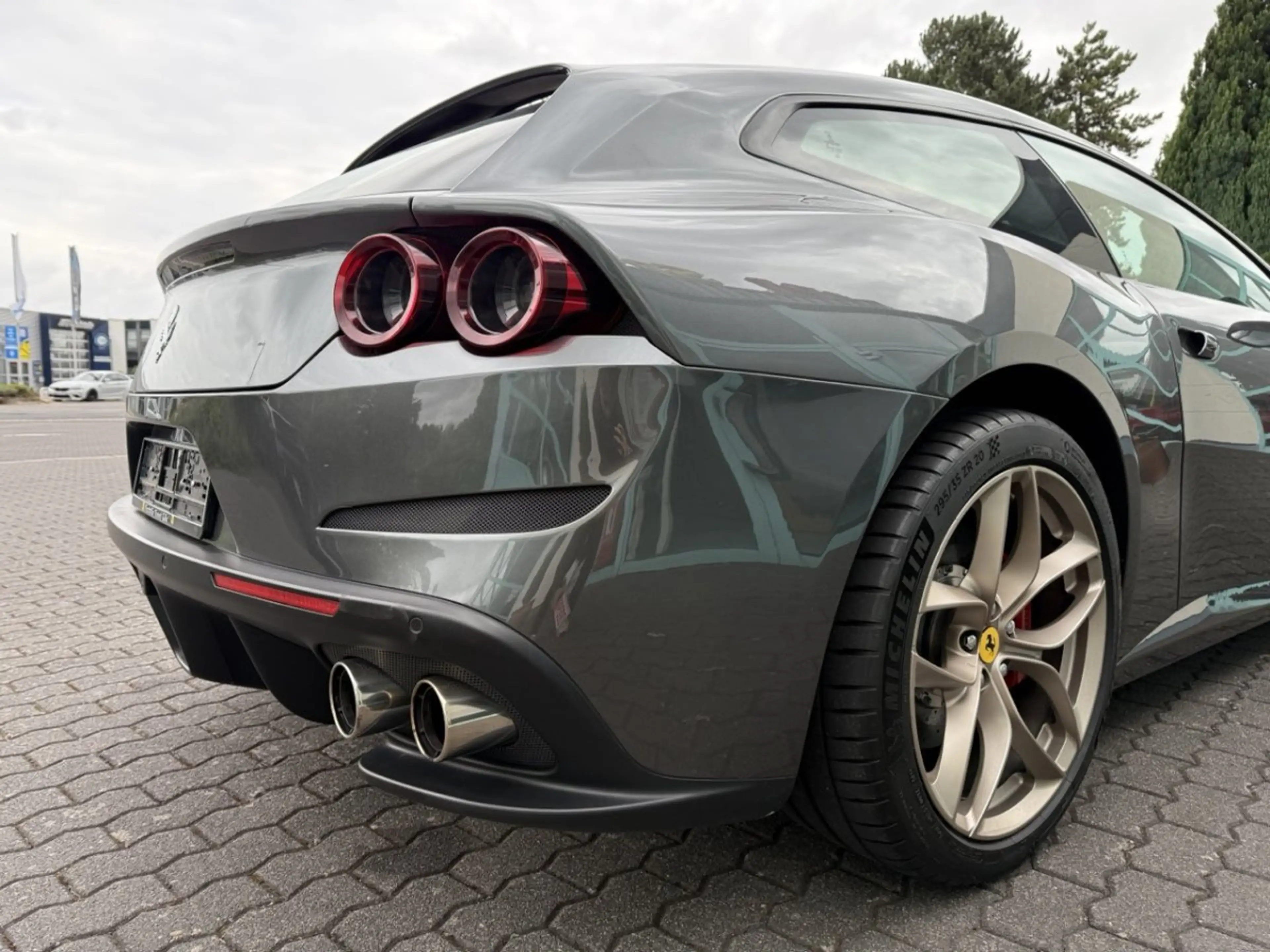 Ferrari GTC4 Lusso GTC4Lusso T — photo 11