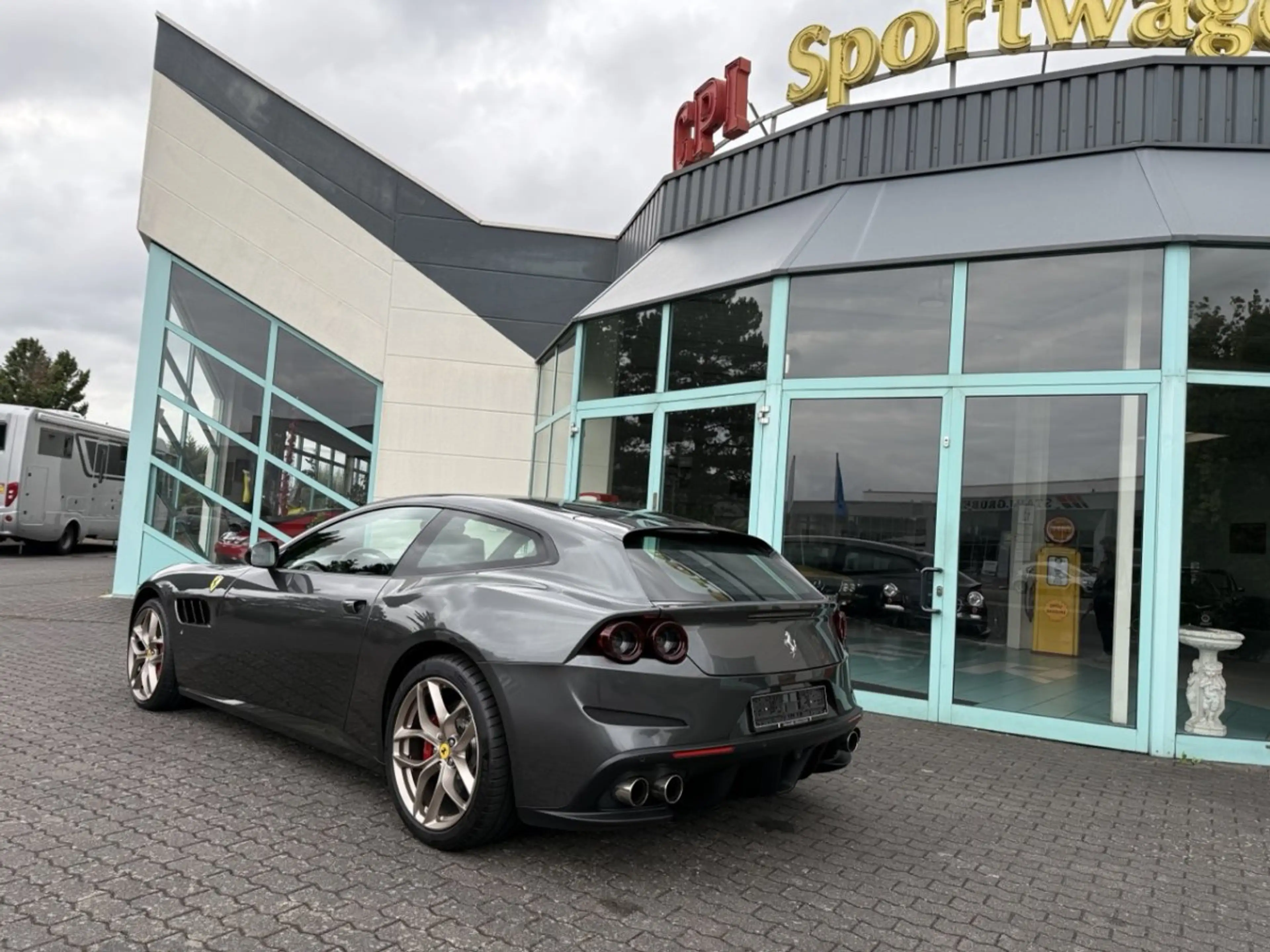Ferrari GTC4 Lusso GTC4Lusso T — photo 7