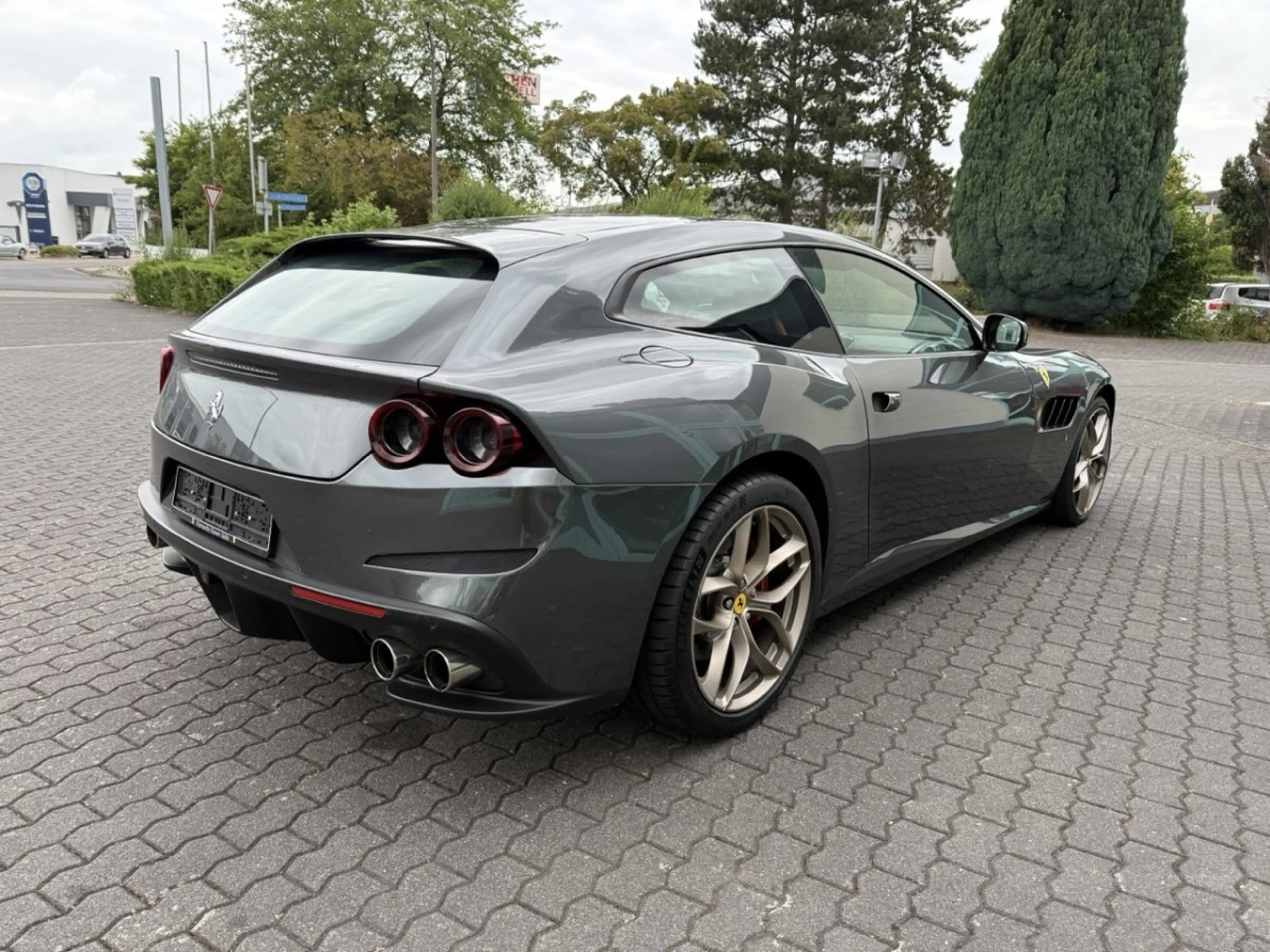 Ferrari GTC4 Lusso GTC4Lusso T — photo 5