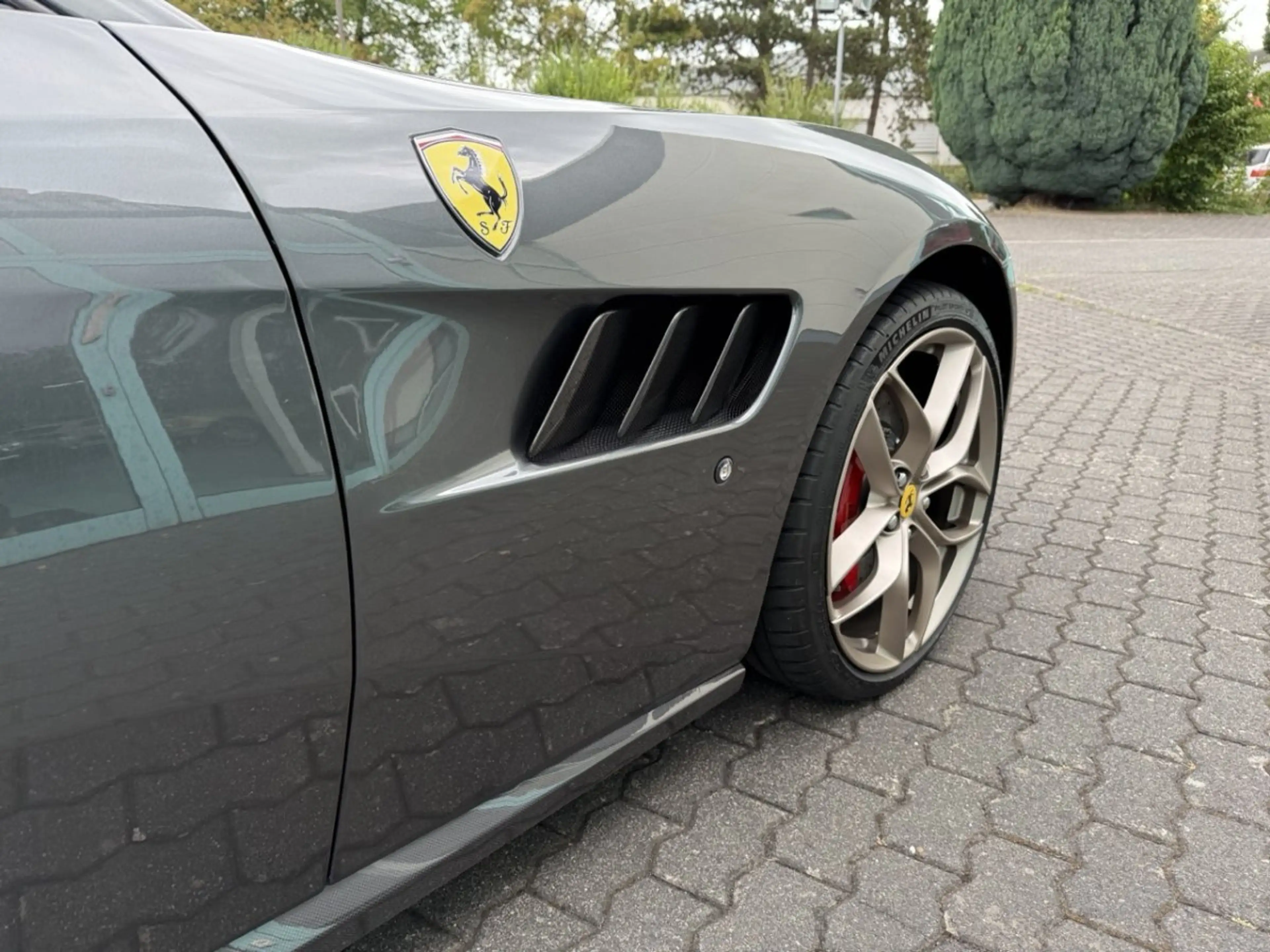 Ferrari GTC4 Lusso GTC4Lusso T — photo 12