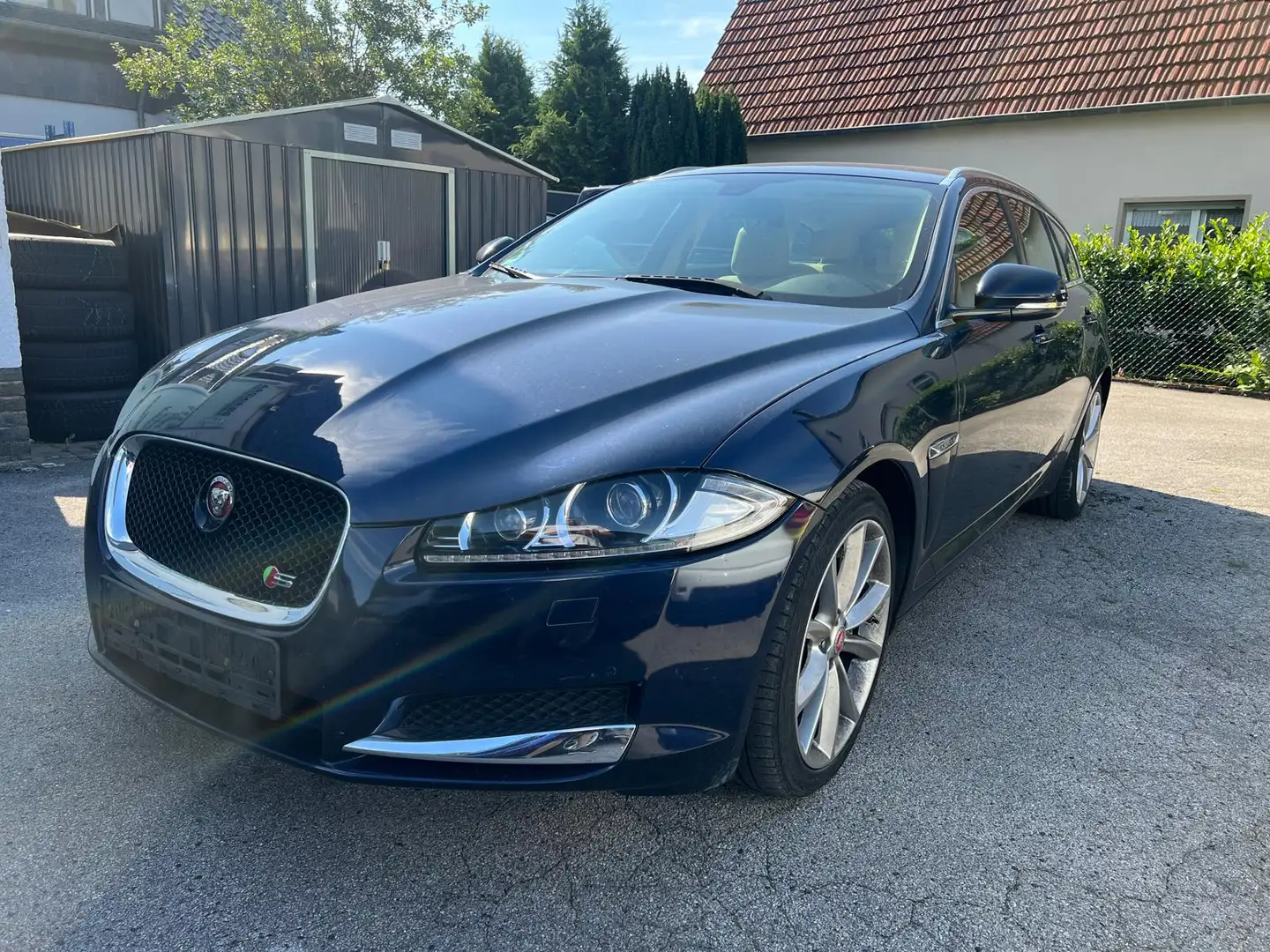 Jaguar XF Sportbrake 3.0 V6 Diesel S Prestige Black - 1