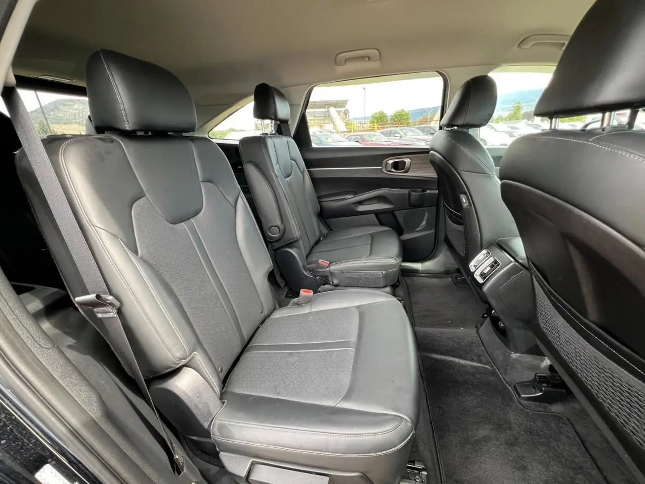 Kia Sorento photo Kia Sorento