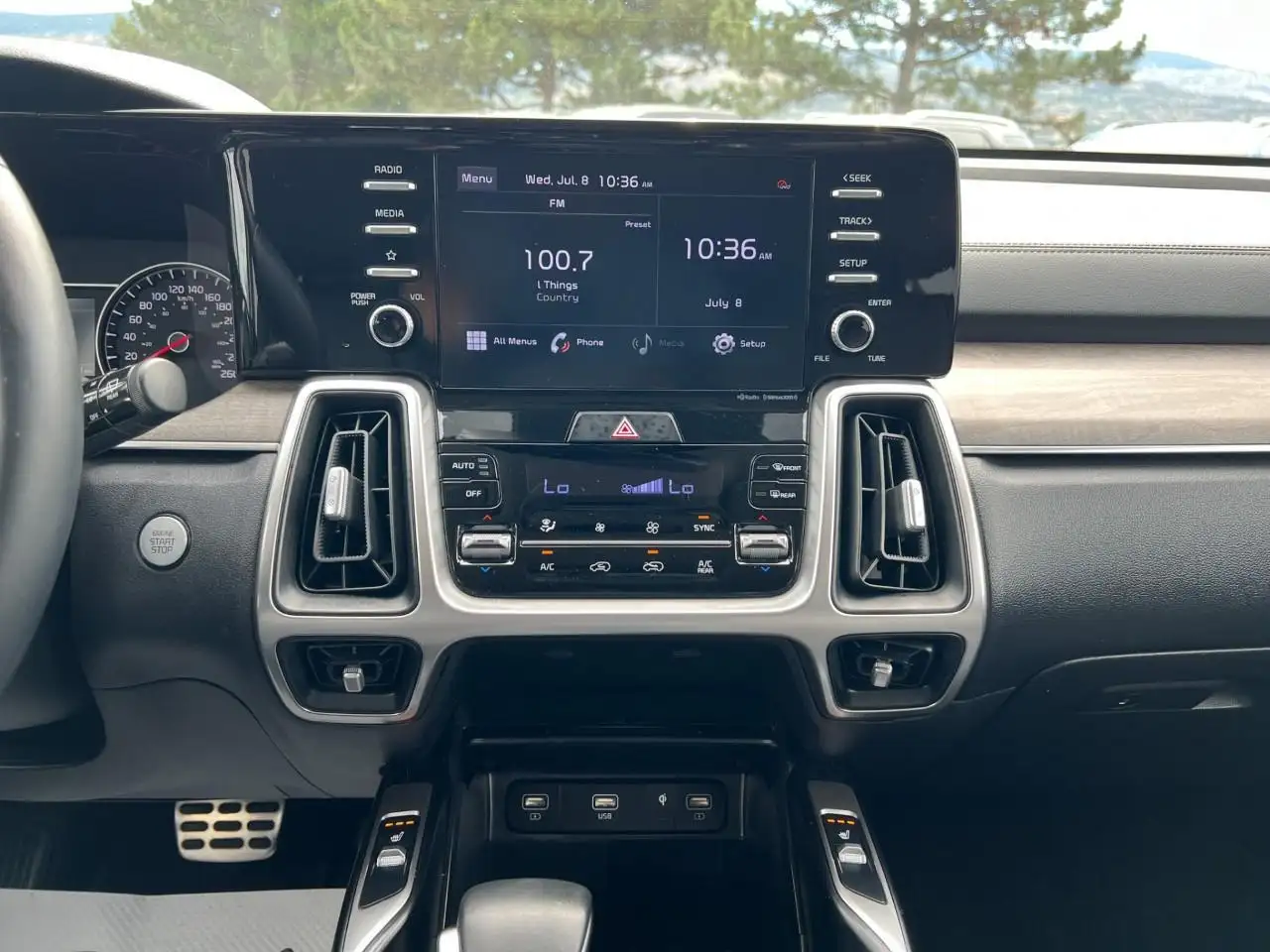 Kia Sorento photo Kia Sorento