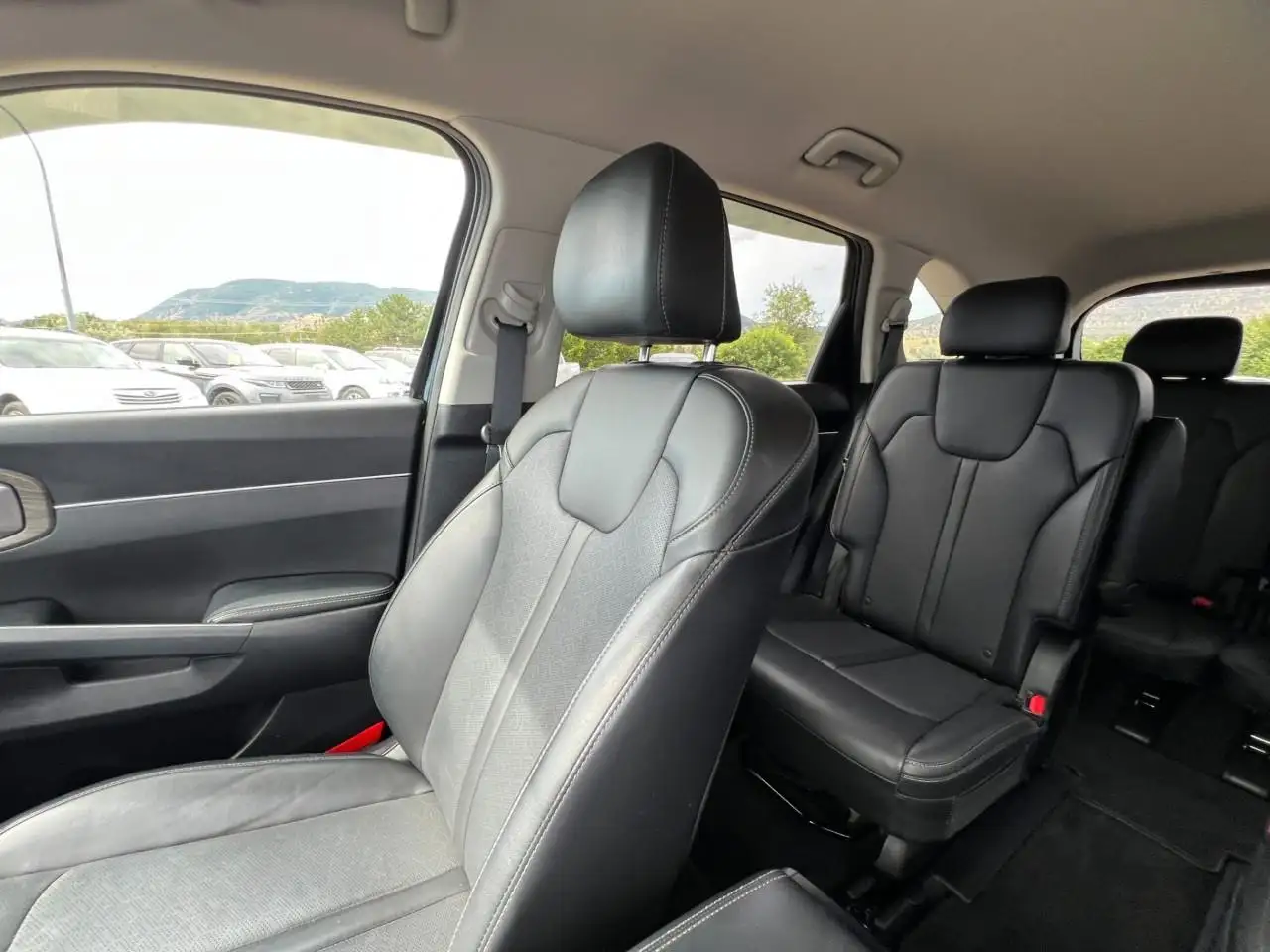 Kia Sorento photo Kia Sorento
