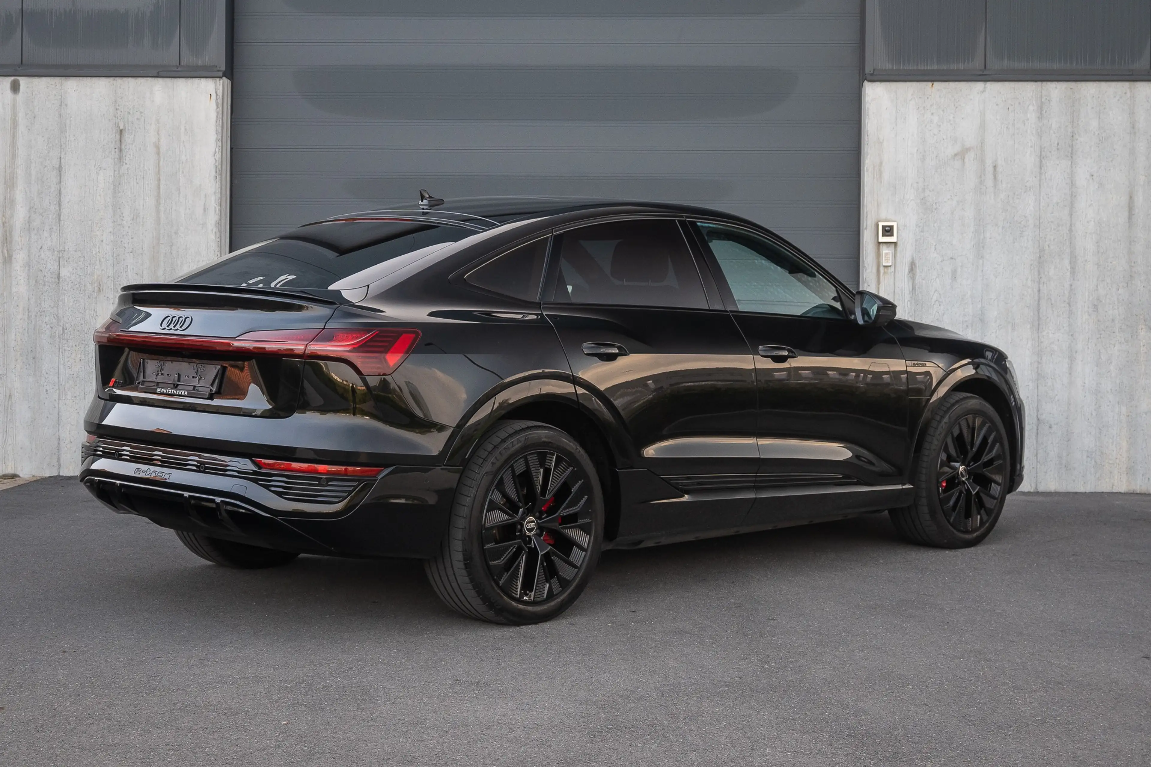 Audi Q8 e-tron Q8 Sportback 55 Quattro S line / FULL / B&O / Pano / 360° / Trekhaak — photo 3