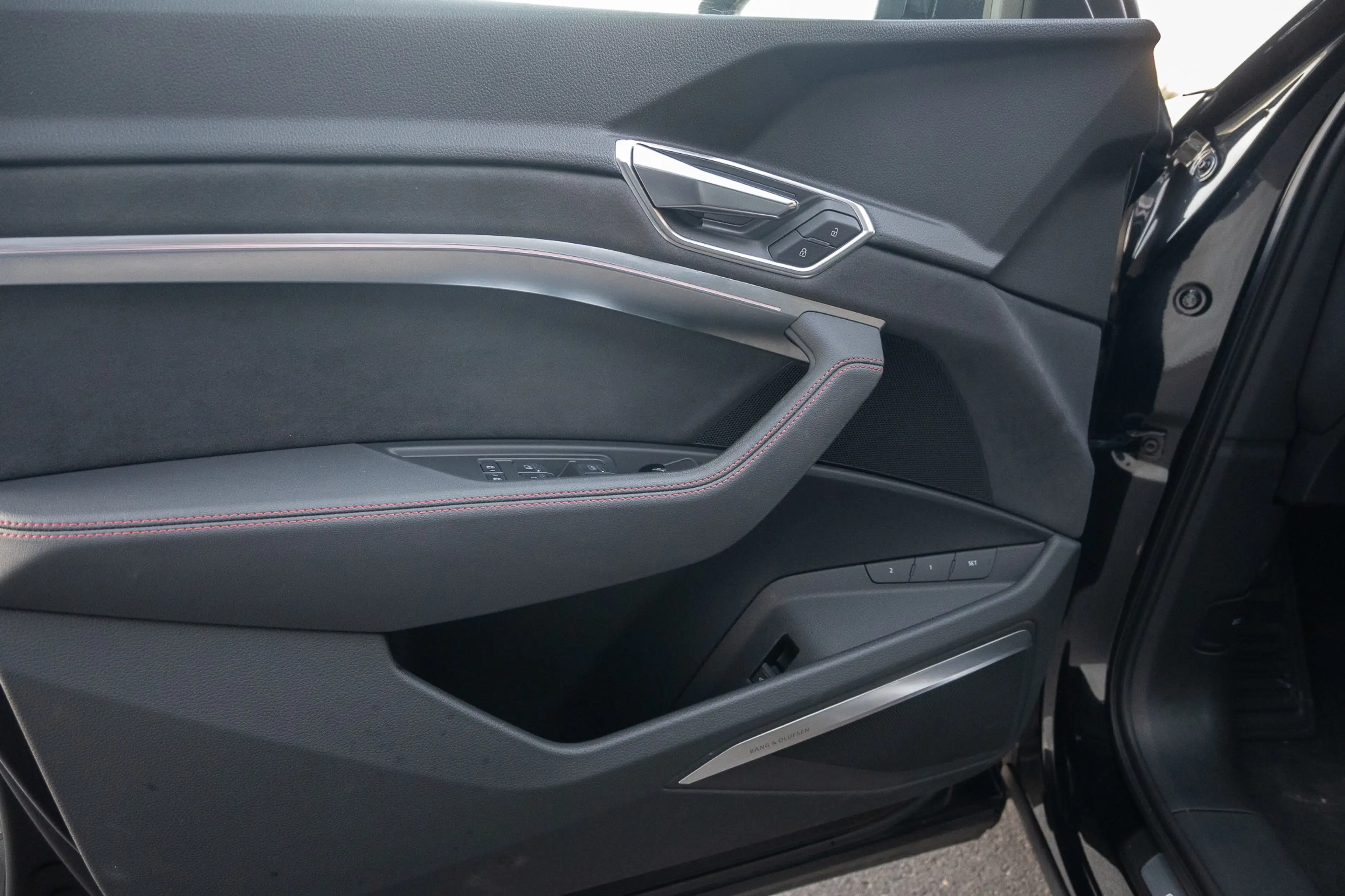 Audi Q8 e-tron Q8 Sportback 55 Quattro S line / FULL / B&O / Pano / 360° / Trekhaak — photo 10