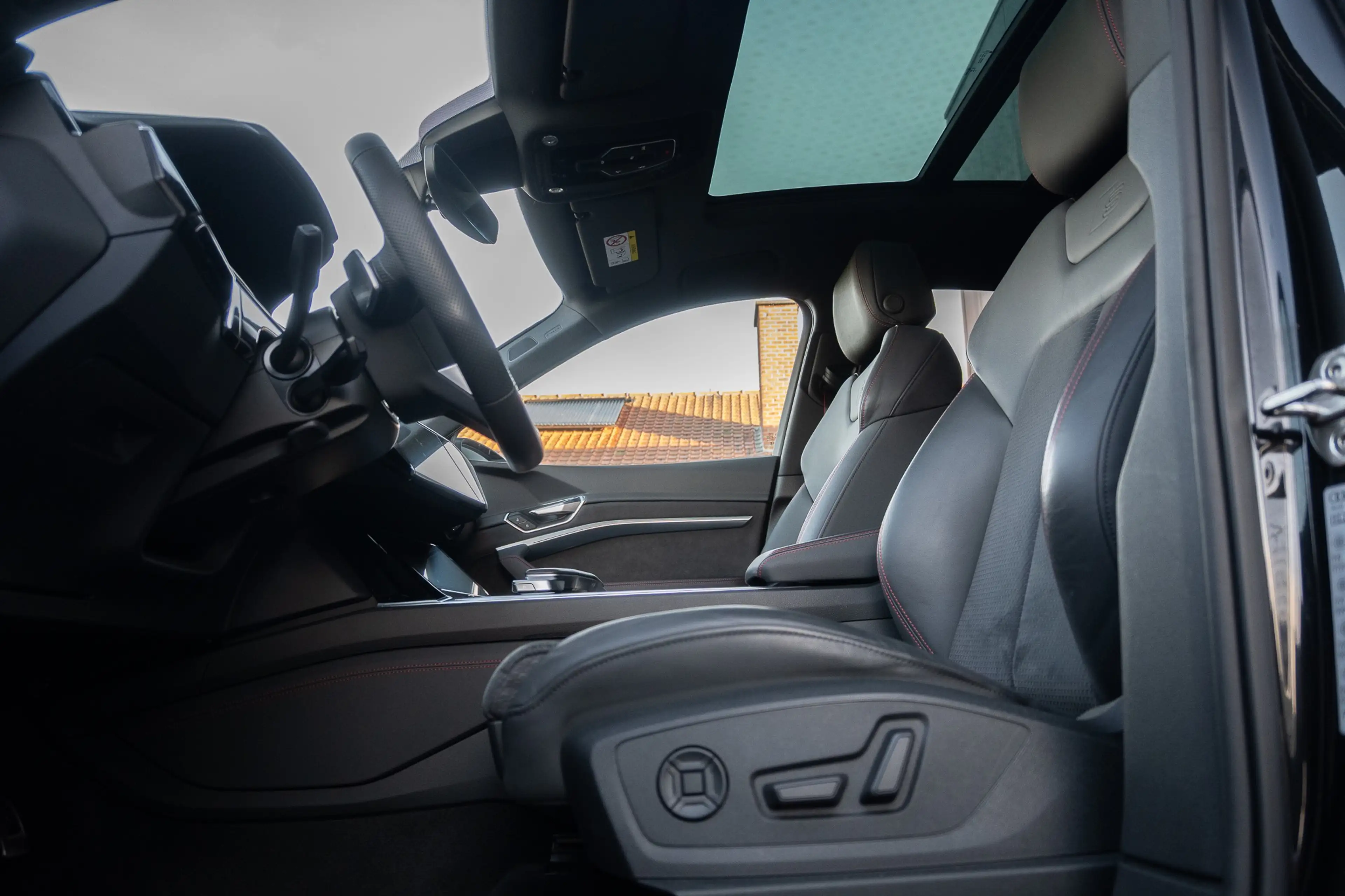 Audi Q8 e-tron Q8 Sportback 55 Quattro S line / FULL / B&O / Pano / 360° / Trekhaak — photo 12