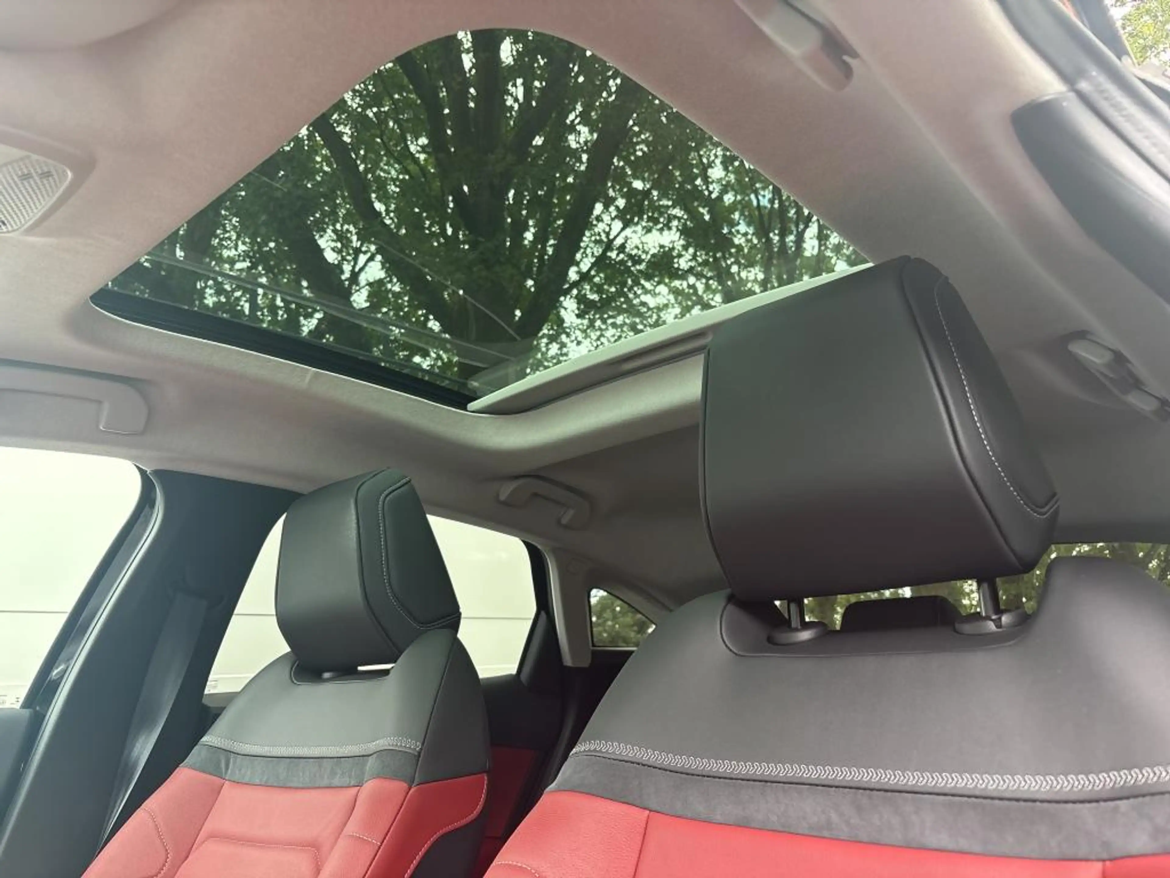 Citroen E-C4 Electric Shine 50 kWh Navi | Leder | Panoramadak | — photo 2