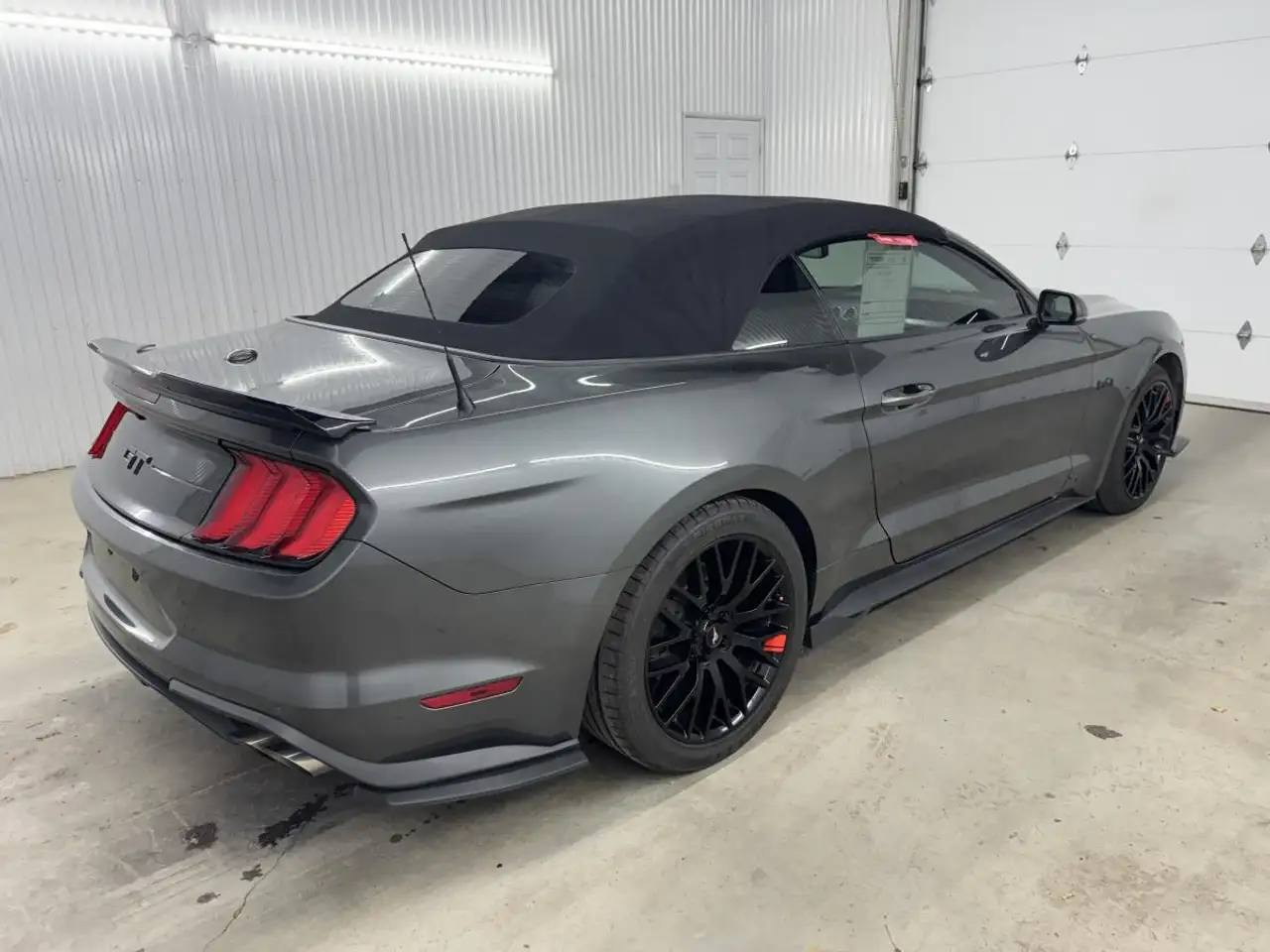 Ford Mustang photo Ford Mustang
