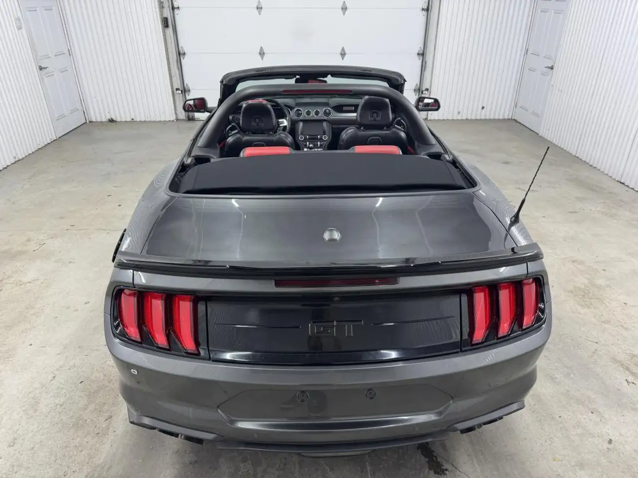 Ford Mustang photo Ford Mustang