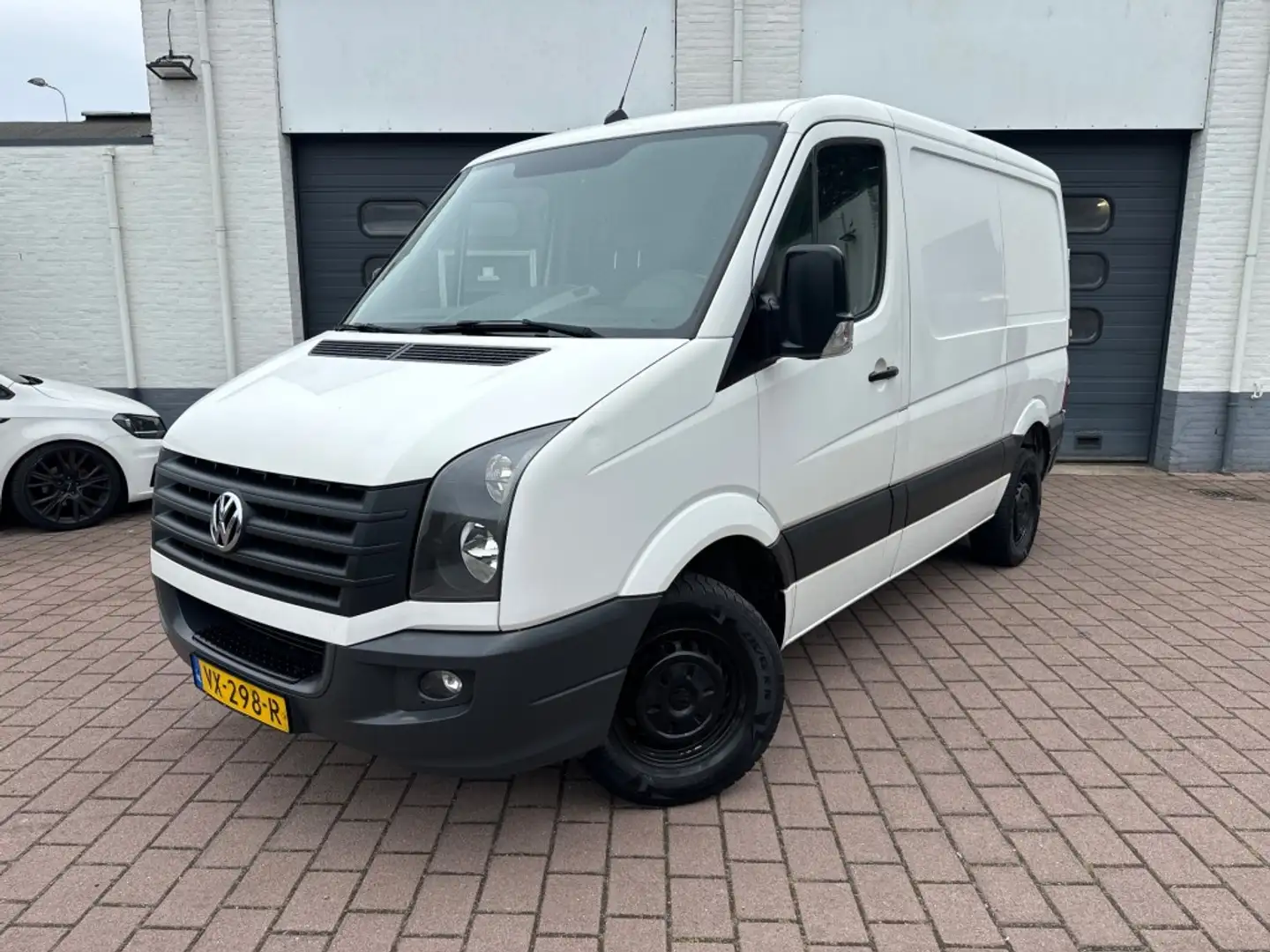 Volkswagen Crafter 2.0 TDI L1H1 Euro6 Airco Cruise Trekhaak Navi Ex B Noir - 1