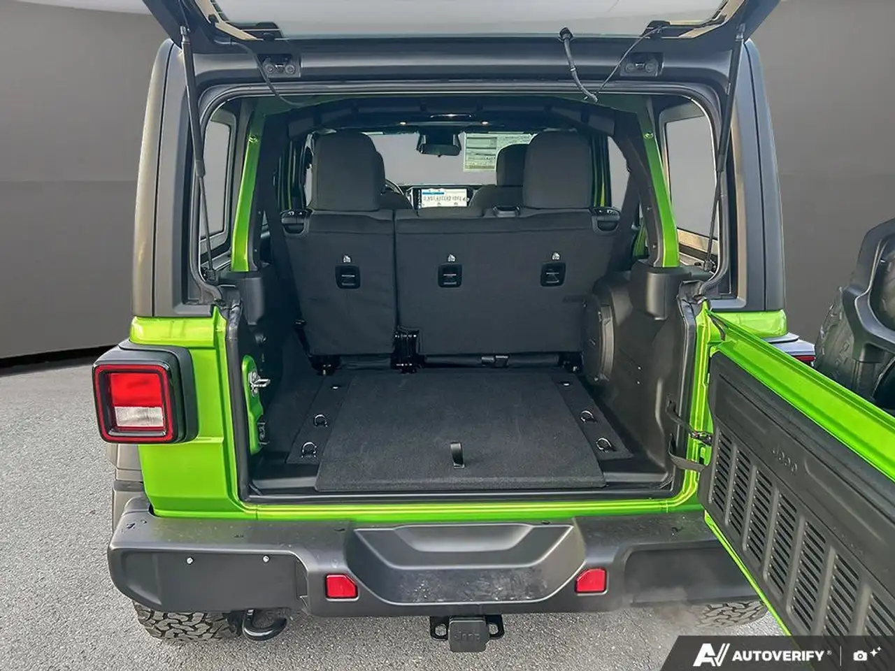 Jeep Wrangler снимка Jeep Wrangler