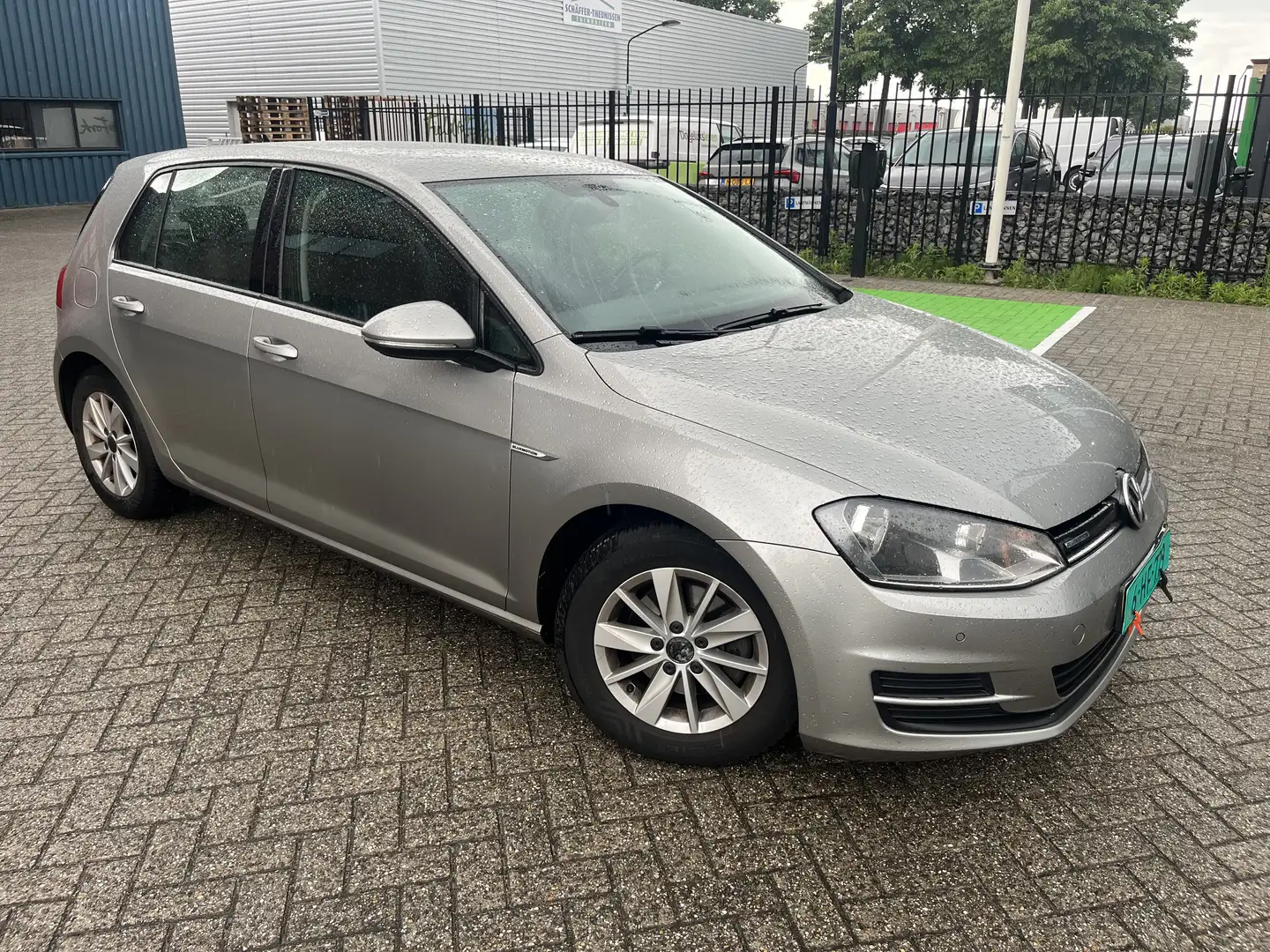 Volkswagen Golf 1.6 TDI Comfortl.BlM Grijs - 1