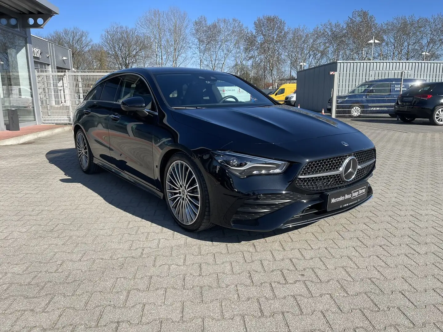 Mercedes-Benz CLA 200 CLA 200 SB AMG Premium/Distr/KeyG/LED/Soundsyste Černá - 2