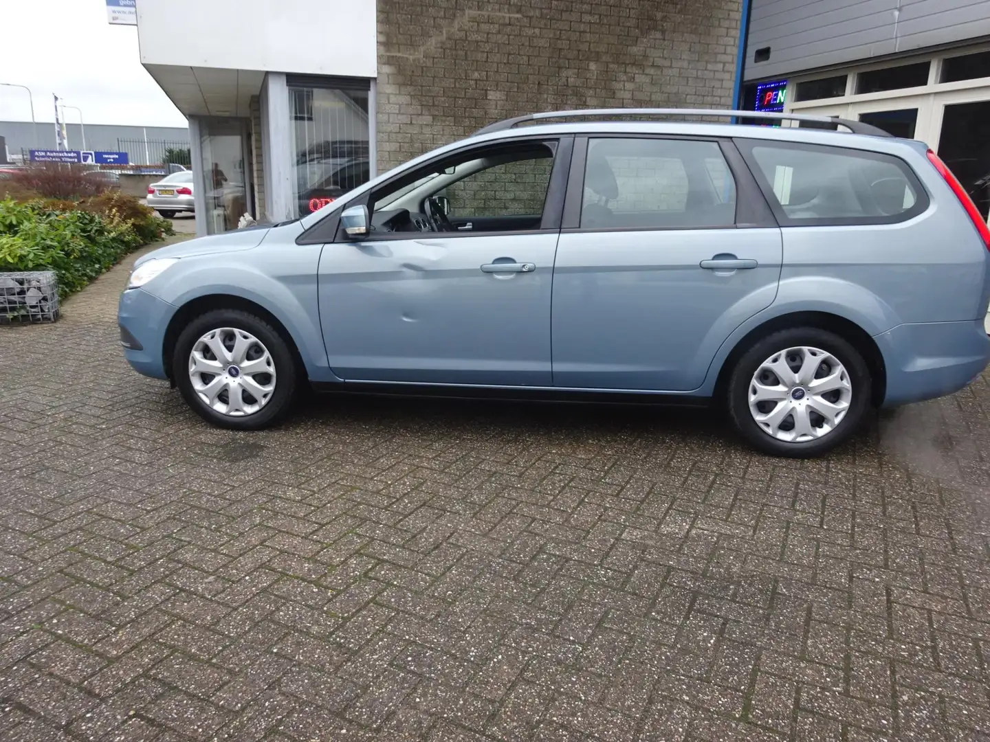 Ford Focus Wagon 1.4 Trend Azul - 2