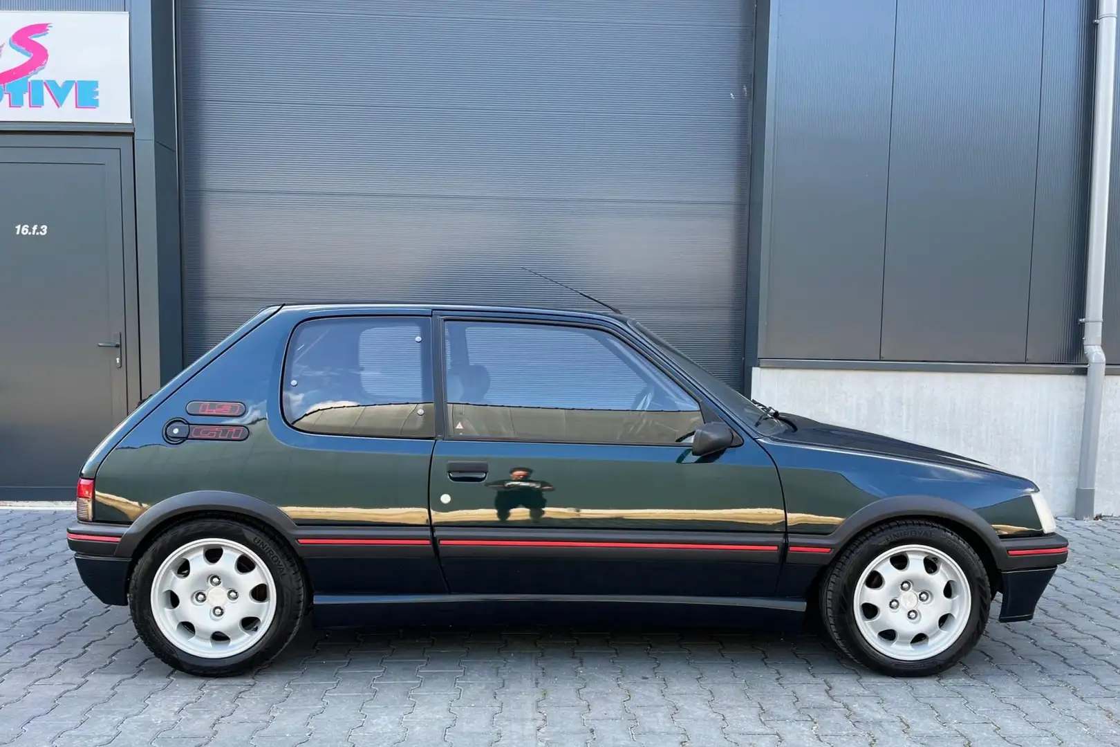 Peugeot 205 1.9 GTI, nieuwe distr. banden, enz Groen - 2