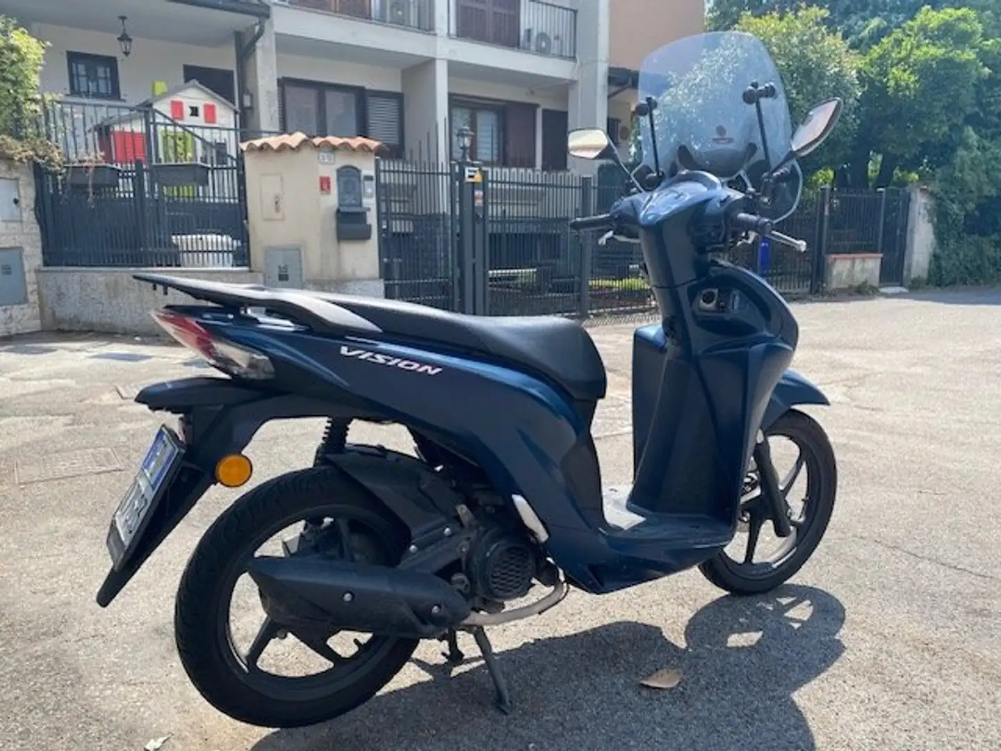 Honda Vision 110 Bleu - 2