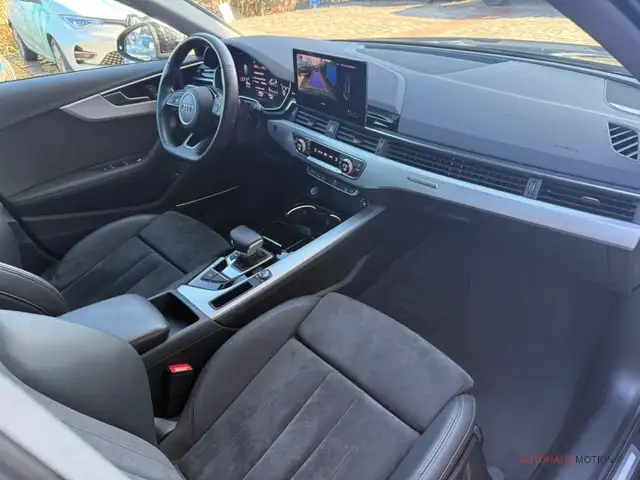 Audi A4 view 14
