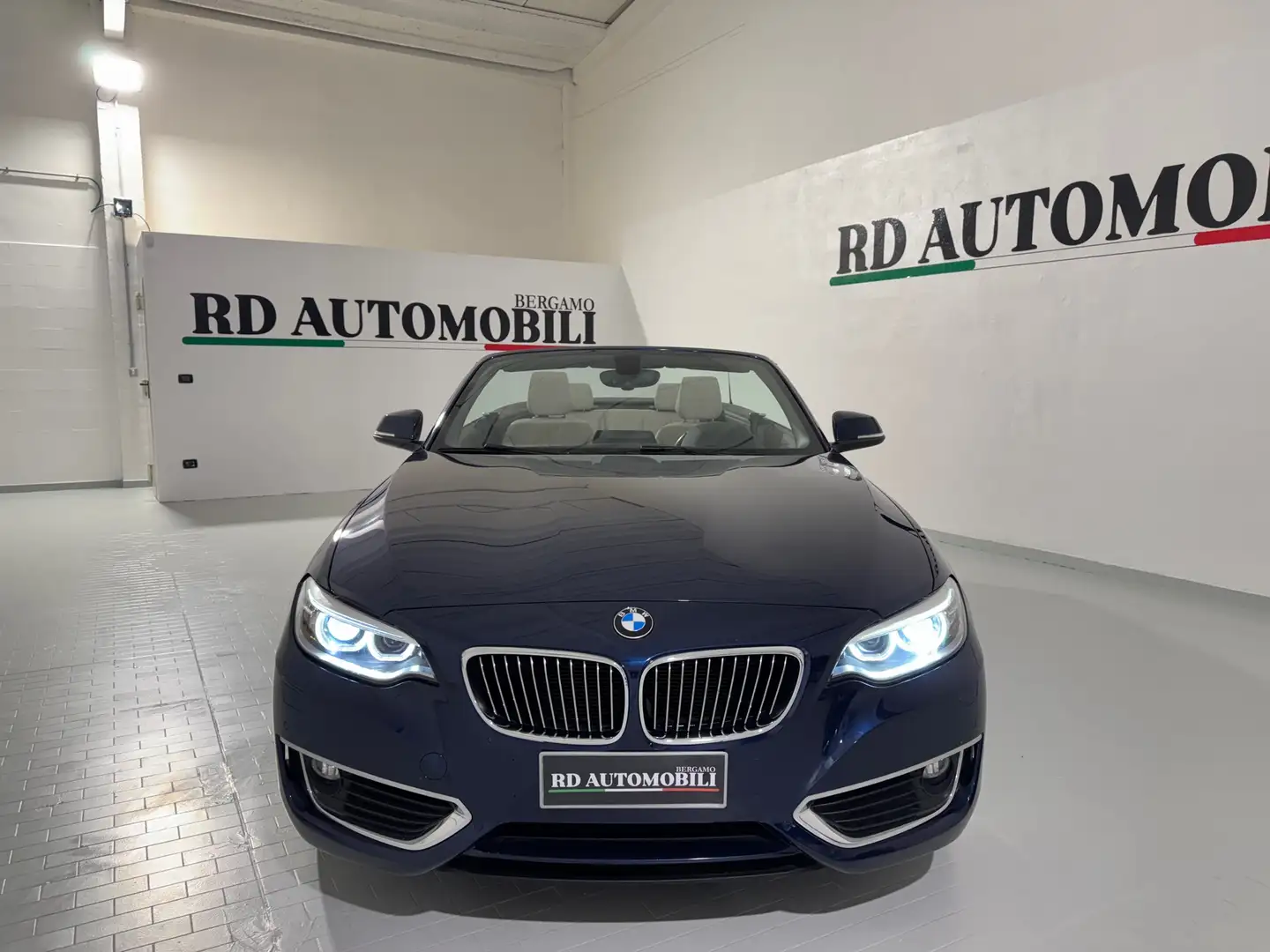 BMW 220 220d Cabrio Luxury AVENTE 64.000 KM Blauw - 2
