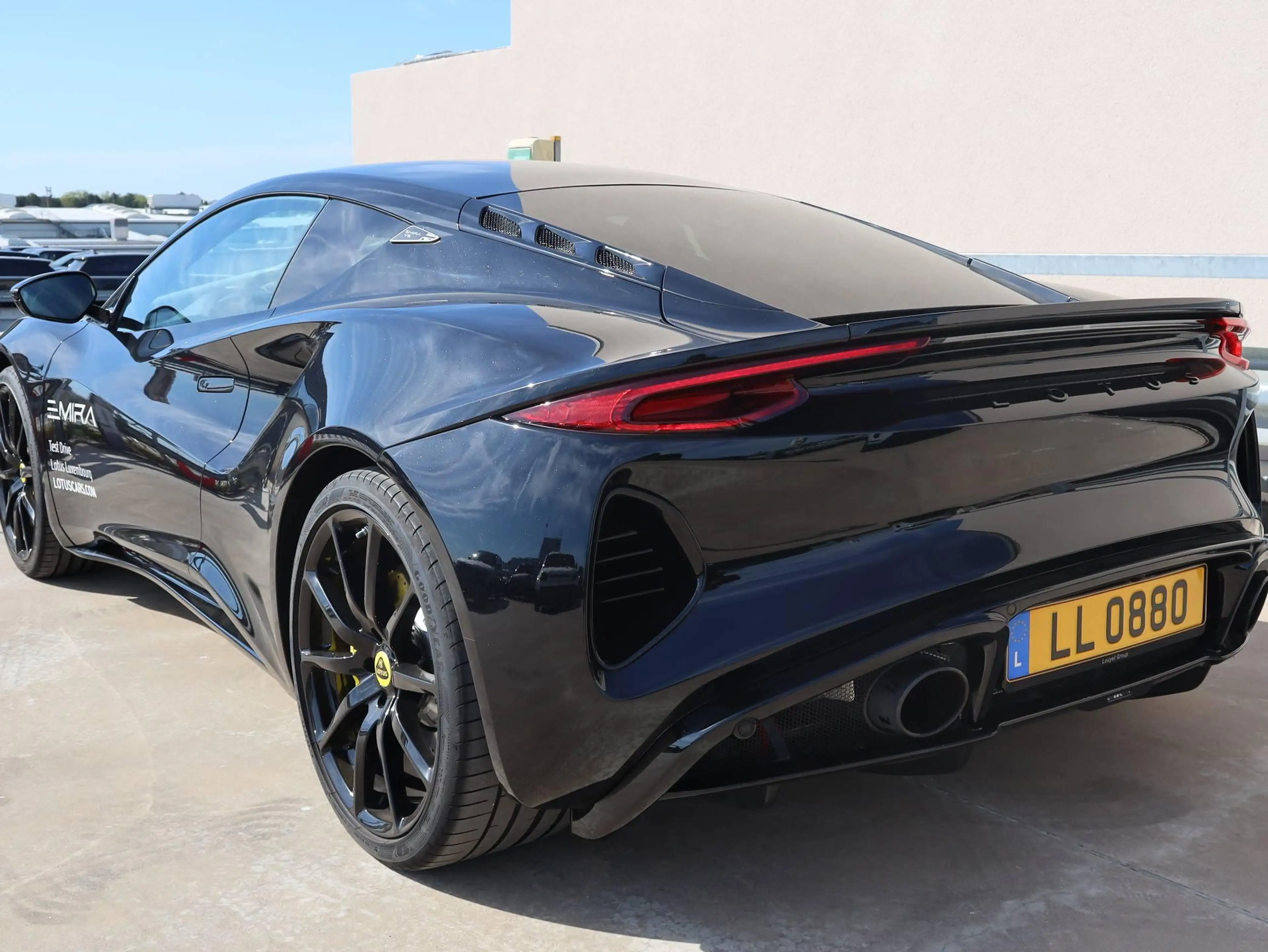 Lotus Emira V6 MY25 — photo 9