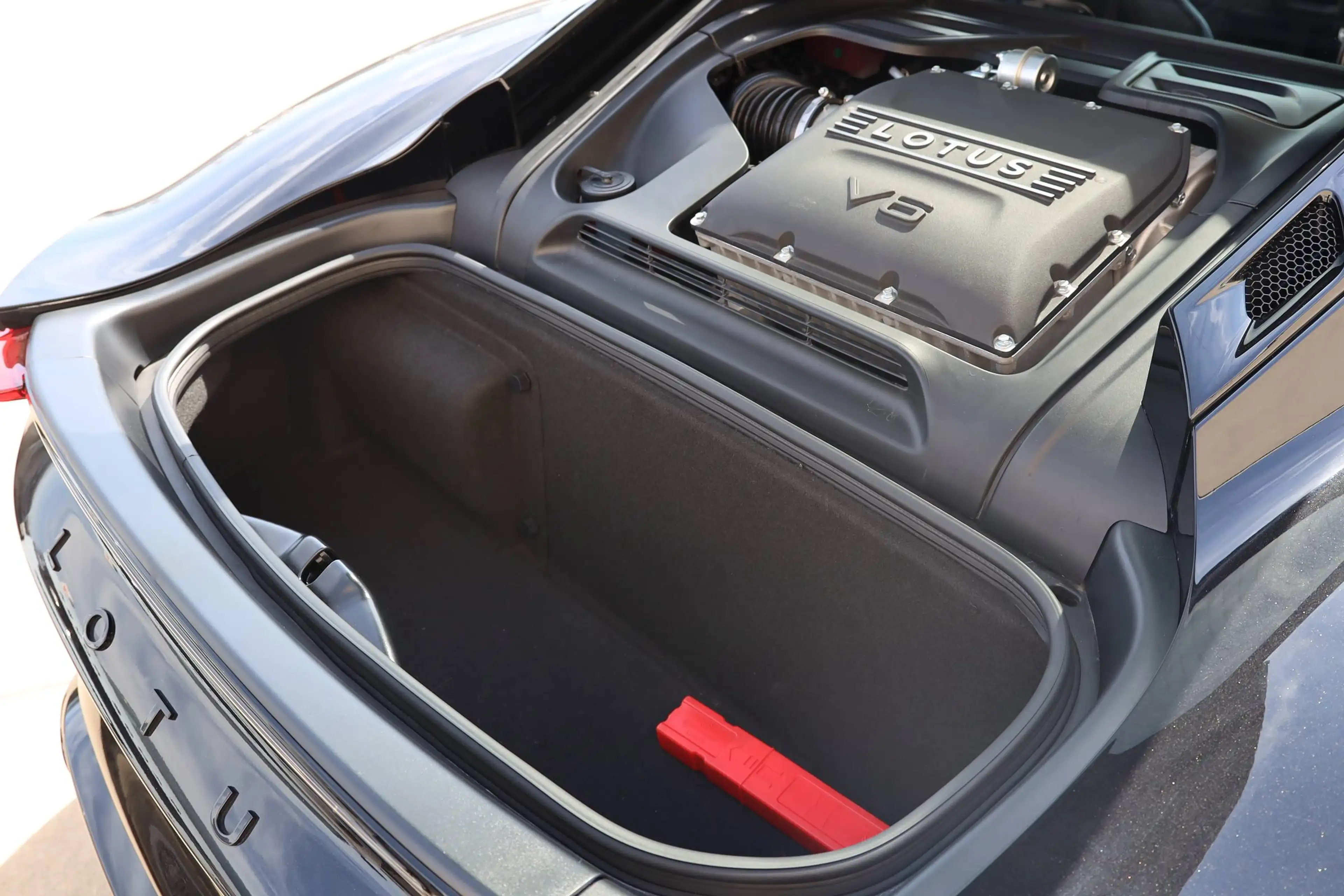 Lotus Emira V6 MY25 — photo 4