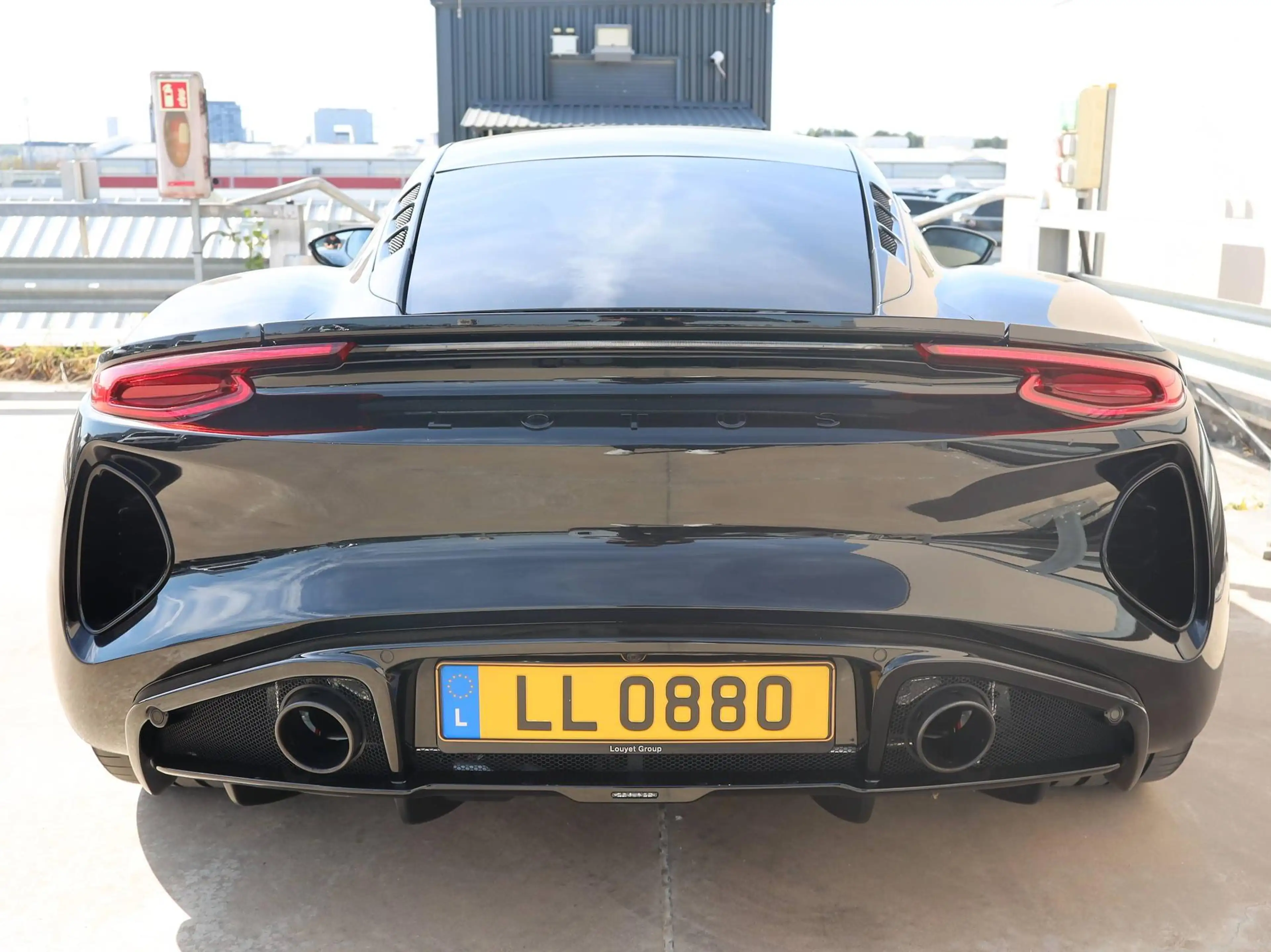 Lotus Emira V6 MY25 — photo 10