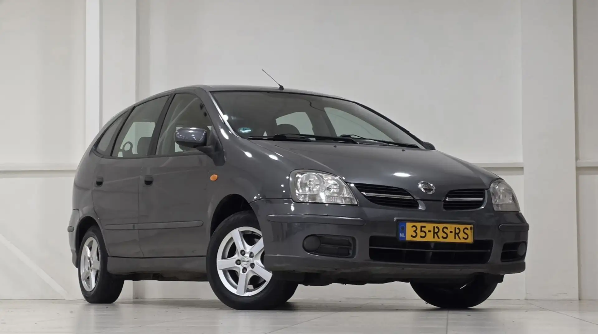 Nissan Almera Tino 1.8i 16V Visia Trekhaak Clima Nieuwe APK Garantie Grau - 2