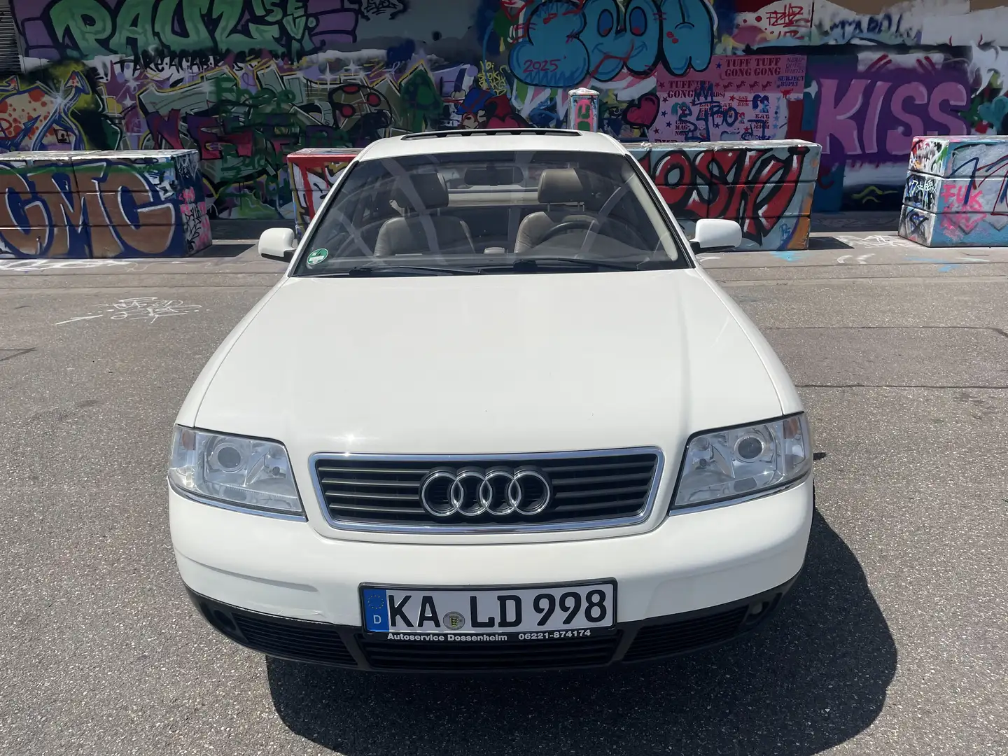 Audi A6 2.4 - 1
