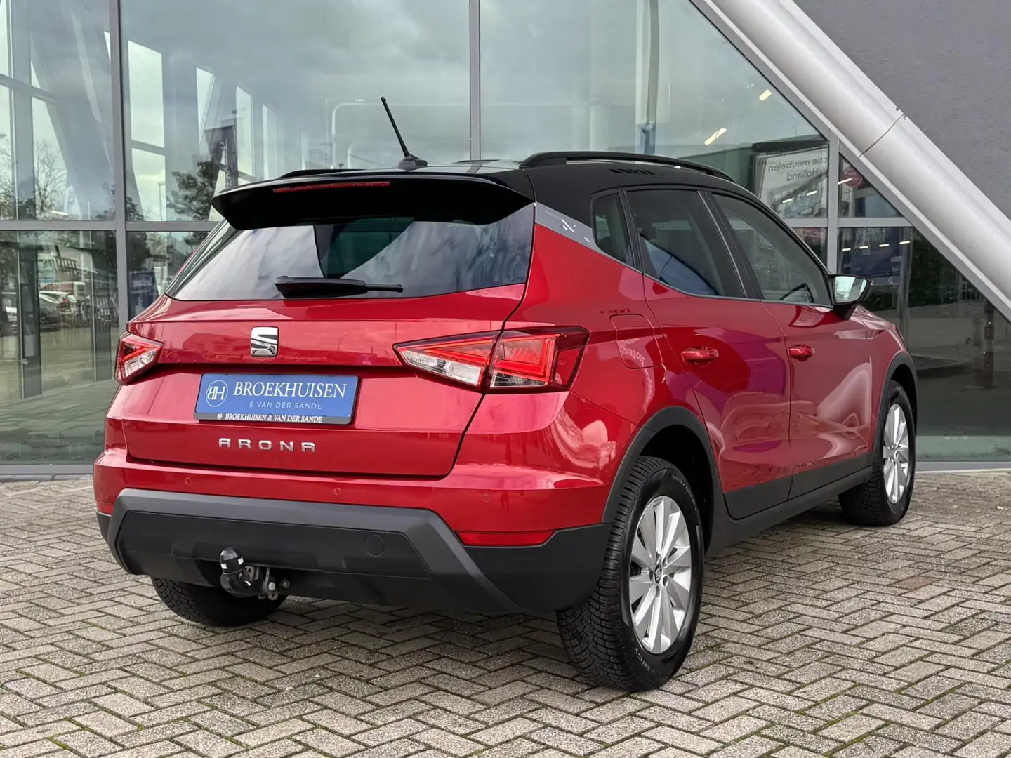 SEAT Arona 1.0 TSI Style Launch Edition Trekhaak / Camera / C Rood - 2