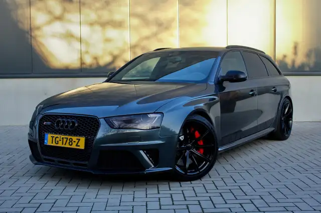 Audi RS4 | Leder| Voledig onderhoud | Rijd als nieuw ! |