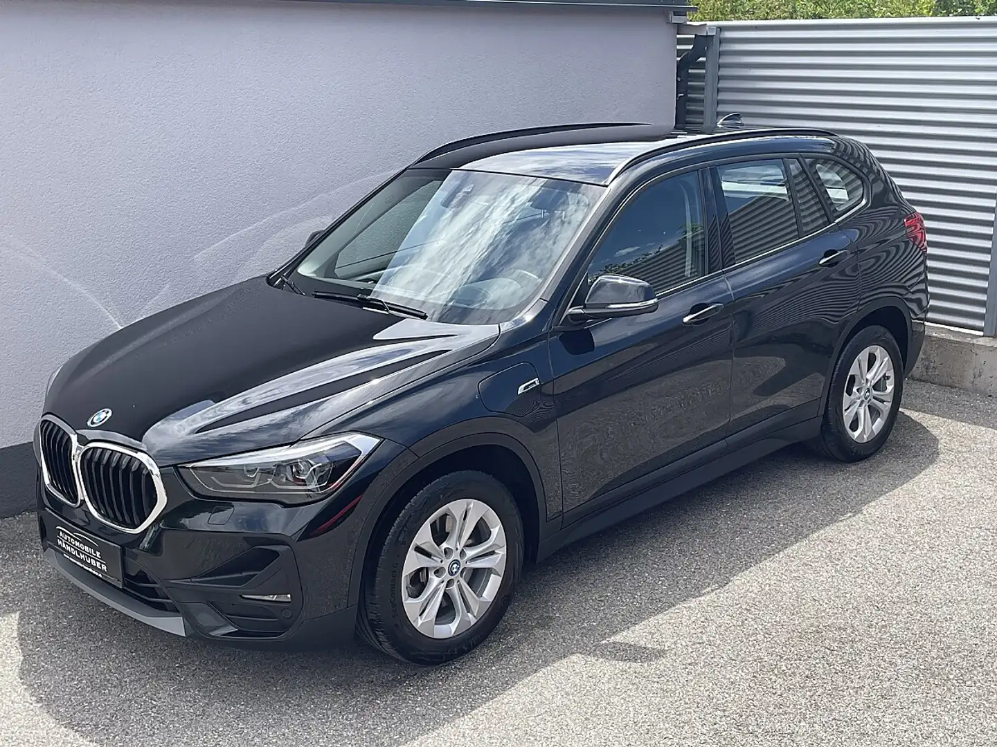 BMW X1 xDrive25e Aut.SPORT/RÜ.KAM/HEADUP/ALARM/PARKASS... Schwarz - 2