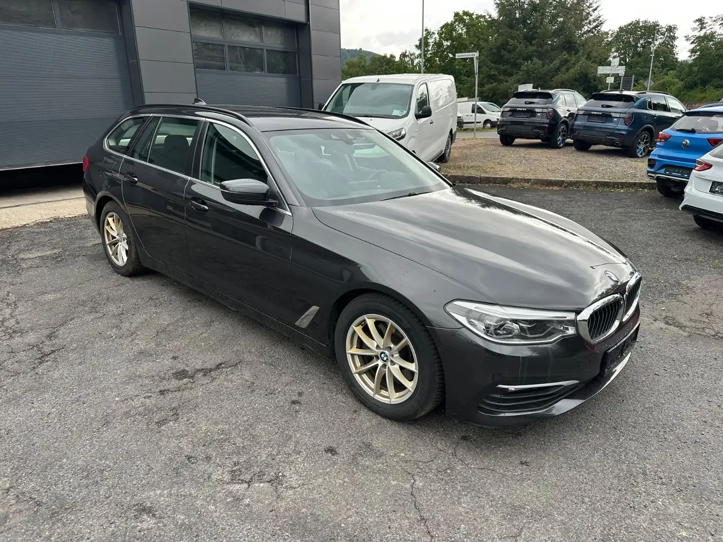 BMW 520 d Touring,Navi+LED+Kamera+Headup Gris - 1