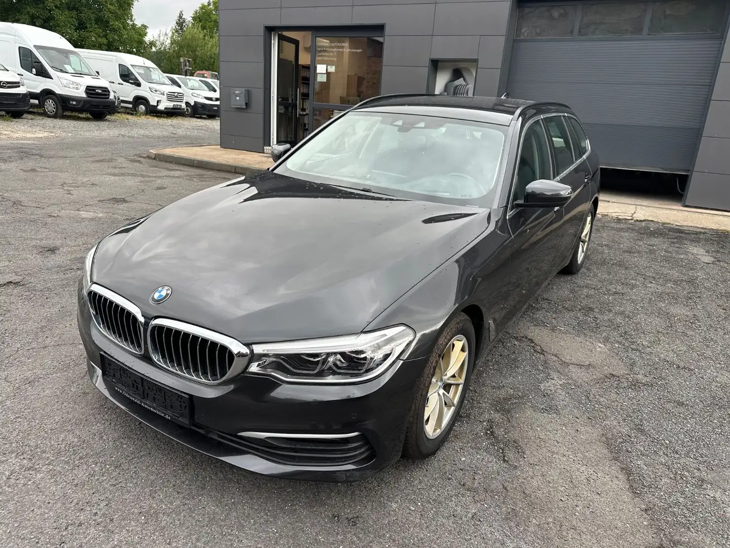 BMW 520 d Touring,Navi+LED+Kamera+Headup Grau - 1