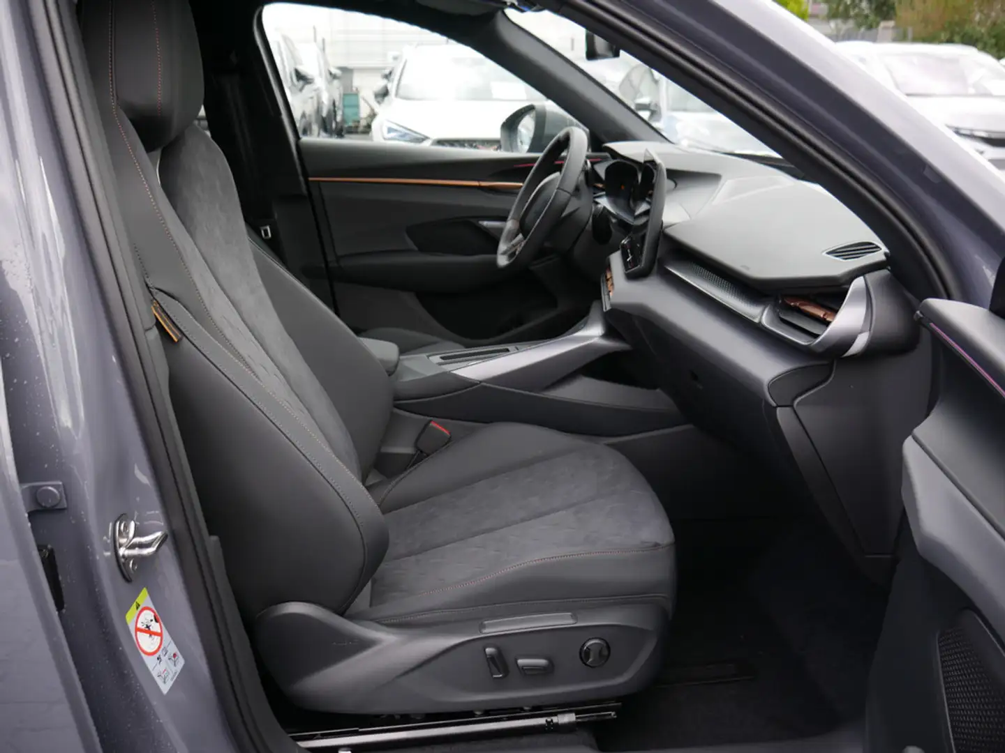 CUPRA Terramar VZ 2.0 TSI 4Drive - PANO MATRIX-LED 360° *SN220* Grau - 2
