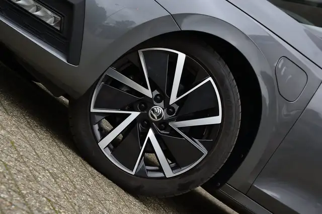 Skoda Octavia view 5